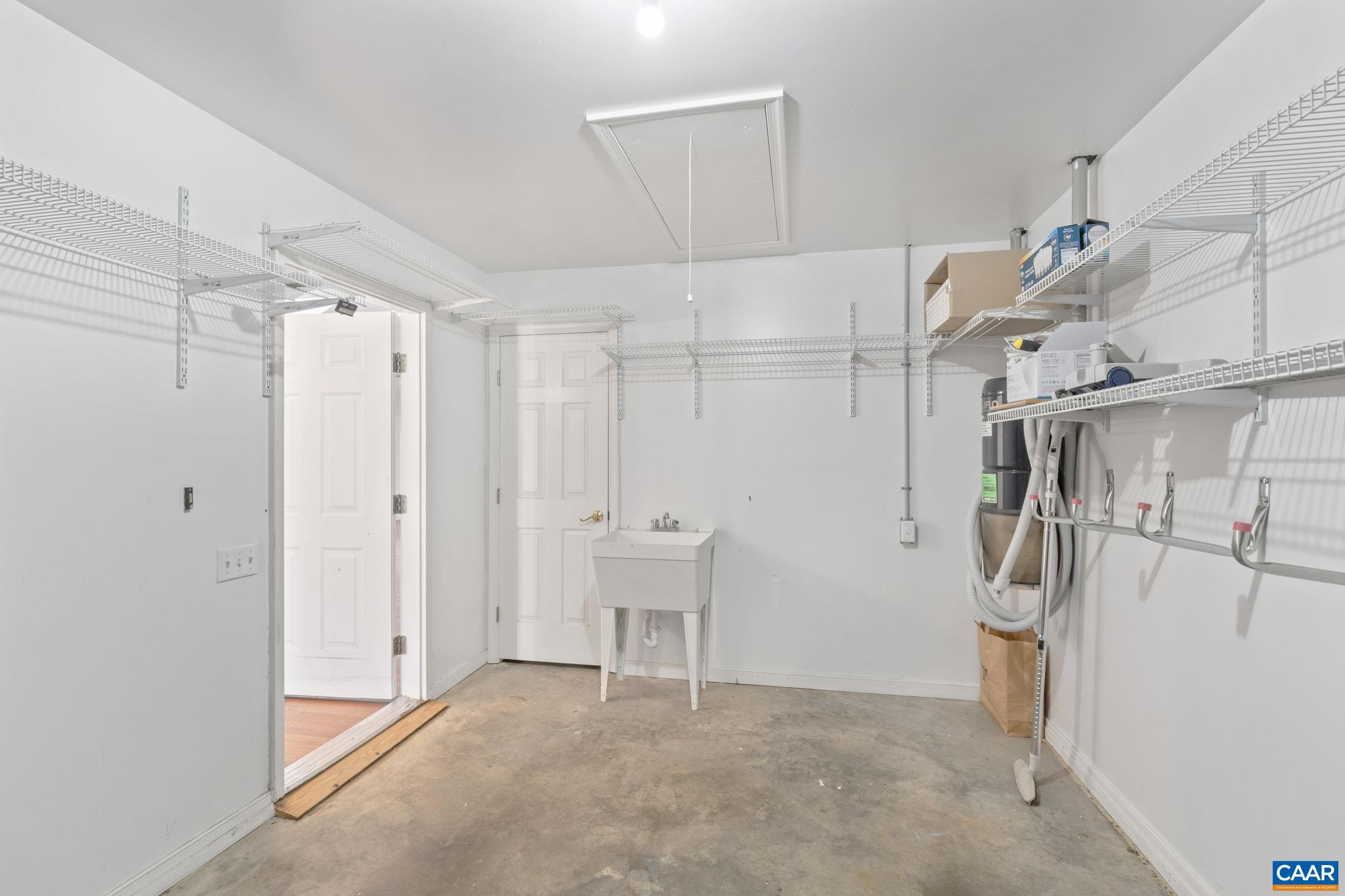 1168 COURTYARD DR