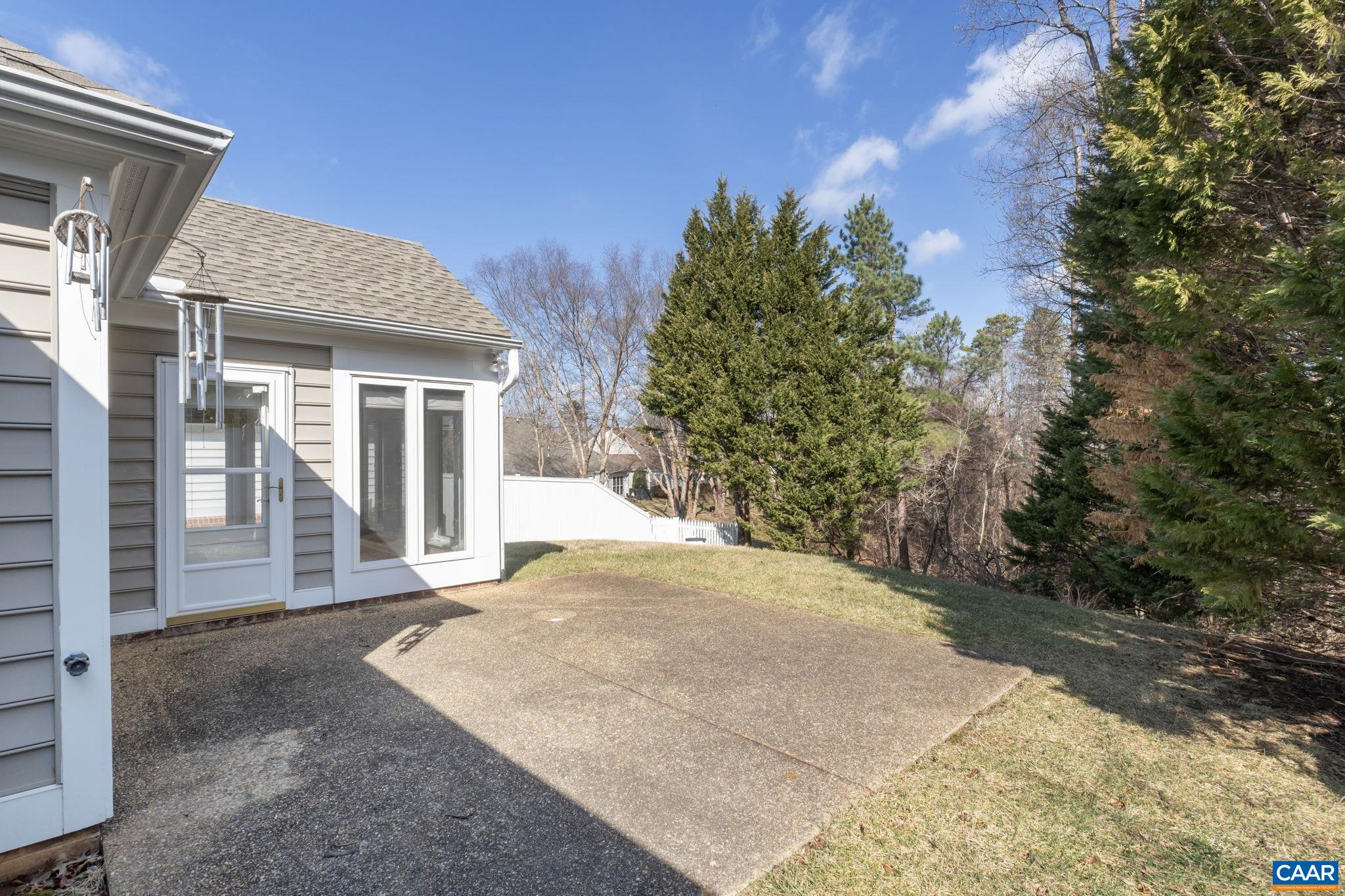 1168 COURTYARD DR