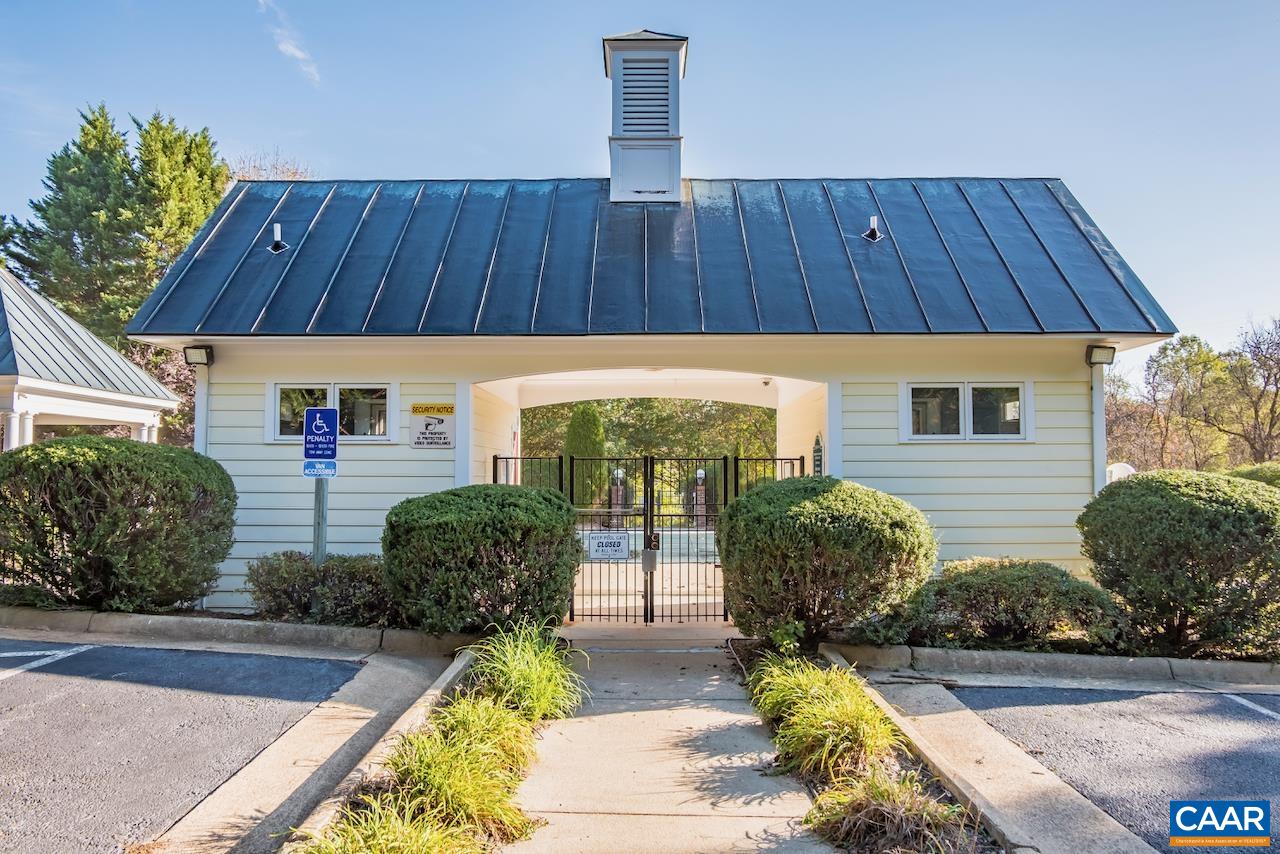 1168 COURTYARD DR