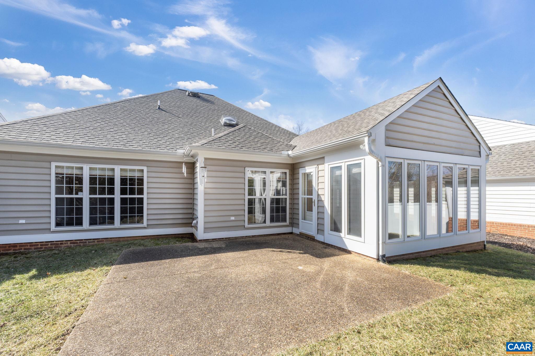 1168 COURTYARD DR