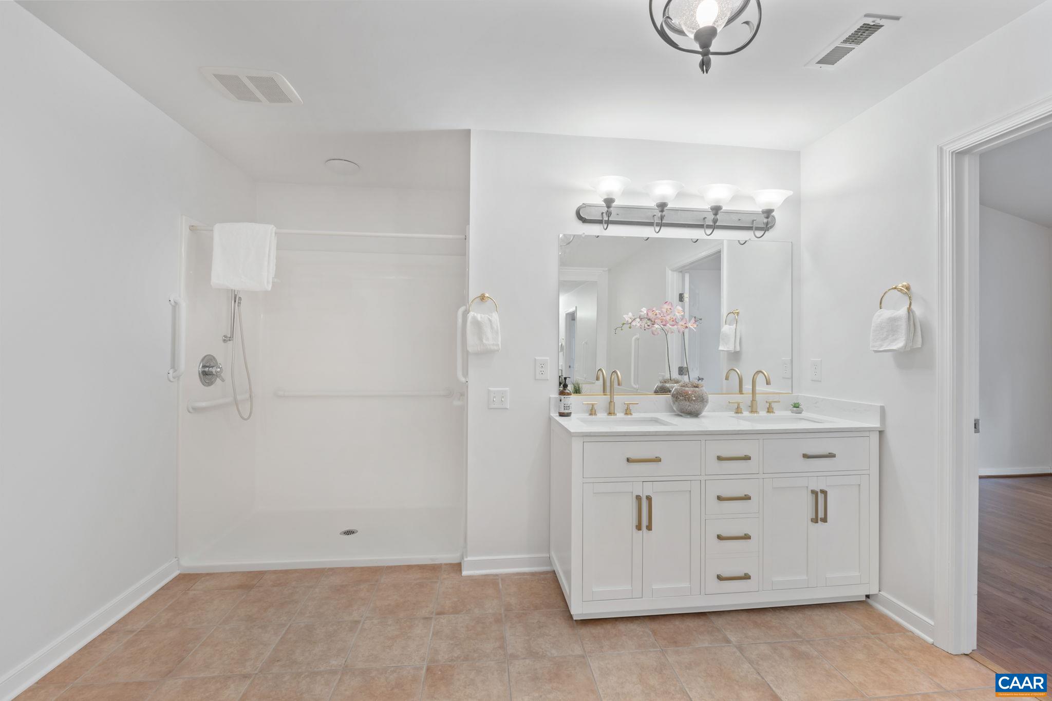 1168 COURTYARD DR