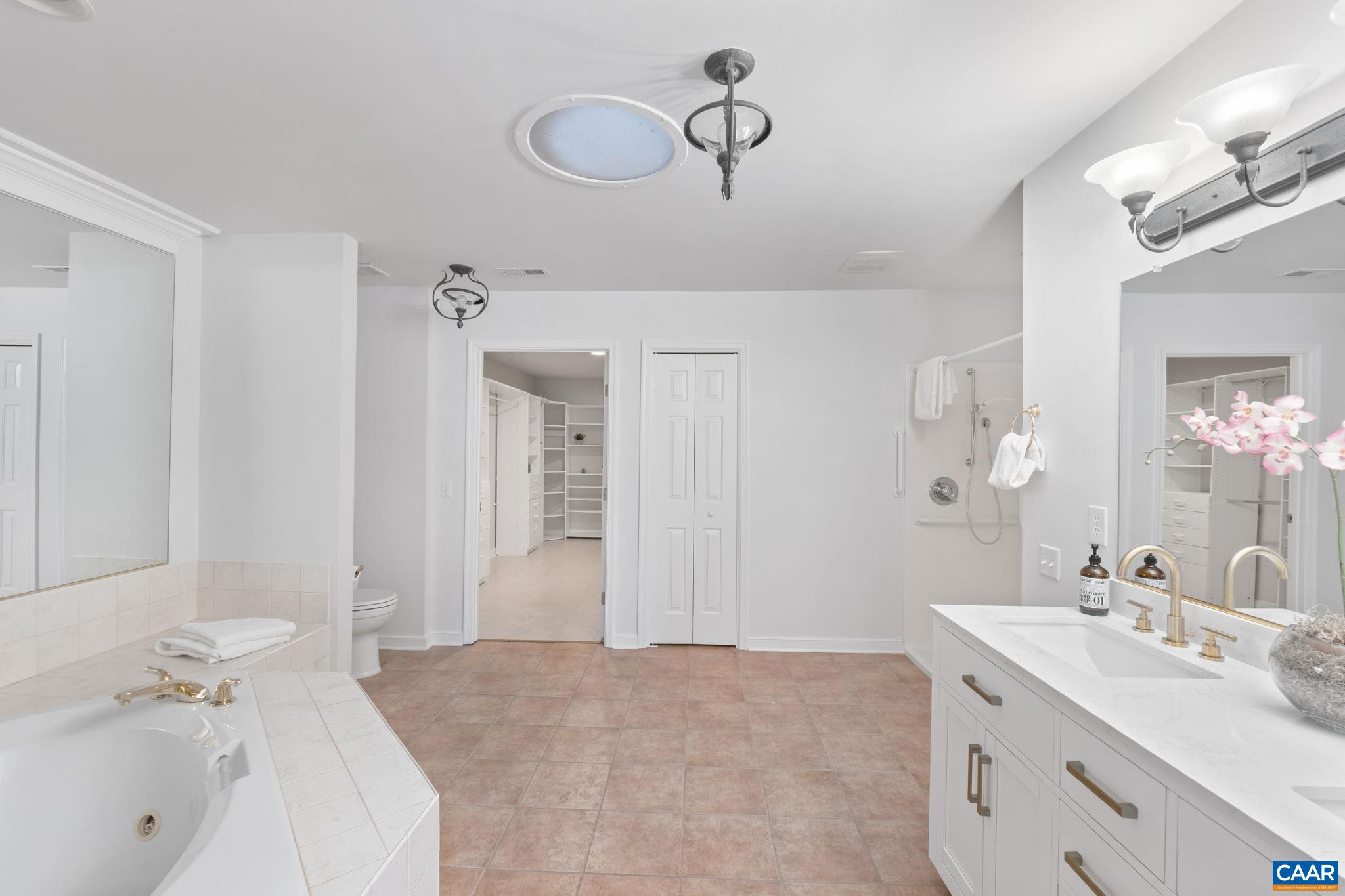 1168 COURTYARD DR