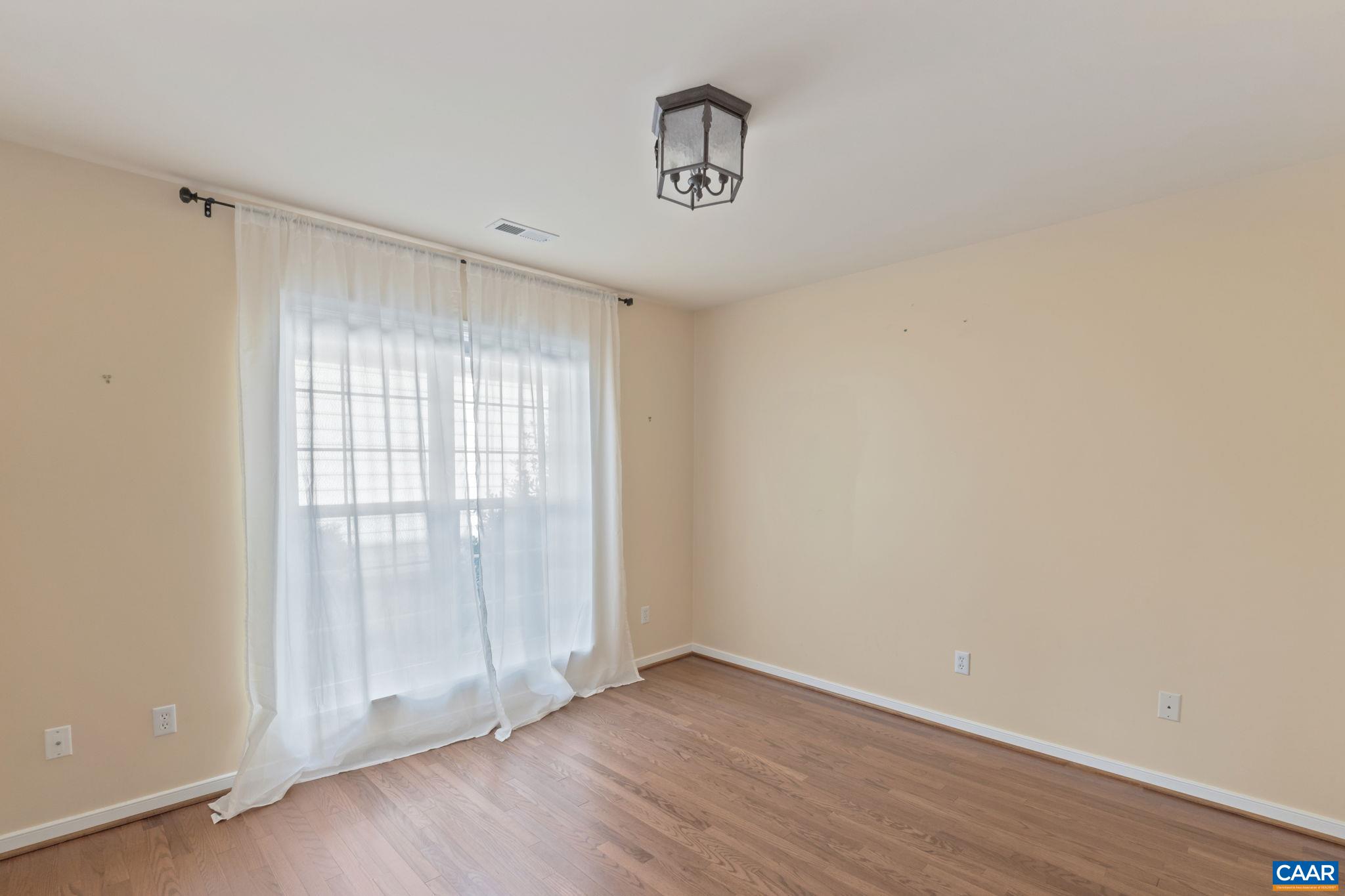 1168 COURTYARD DR