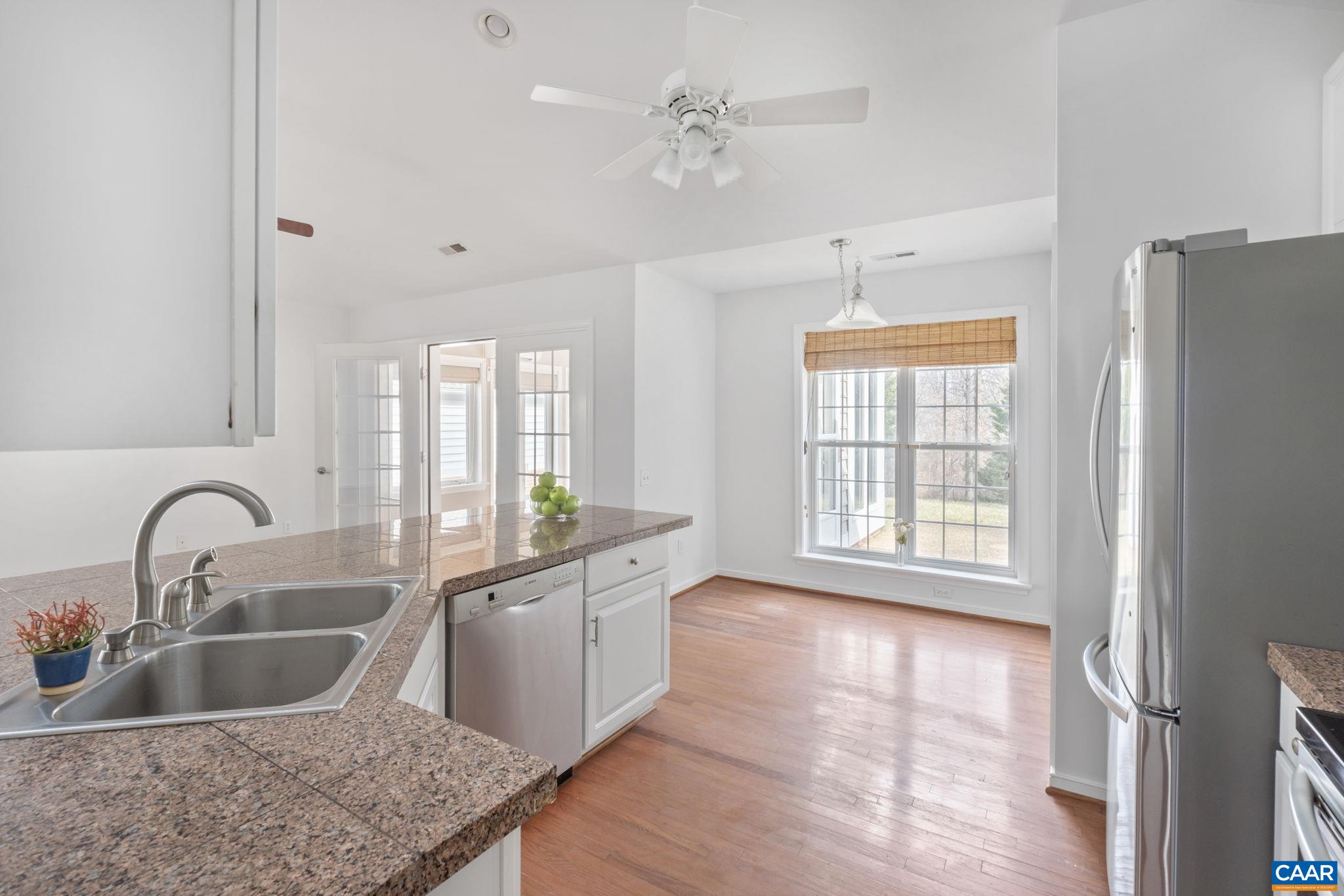 1168 COURTYARD DR