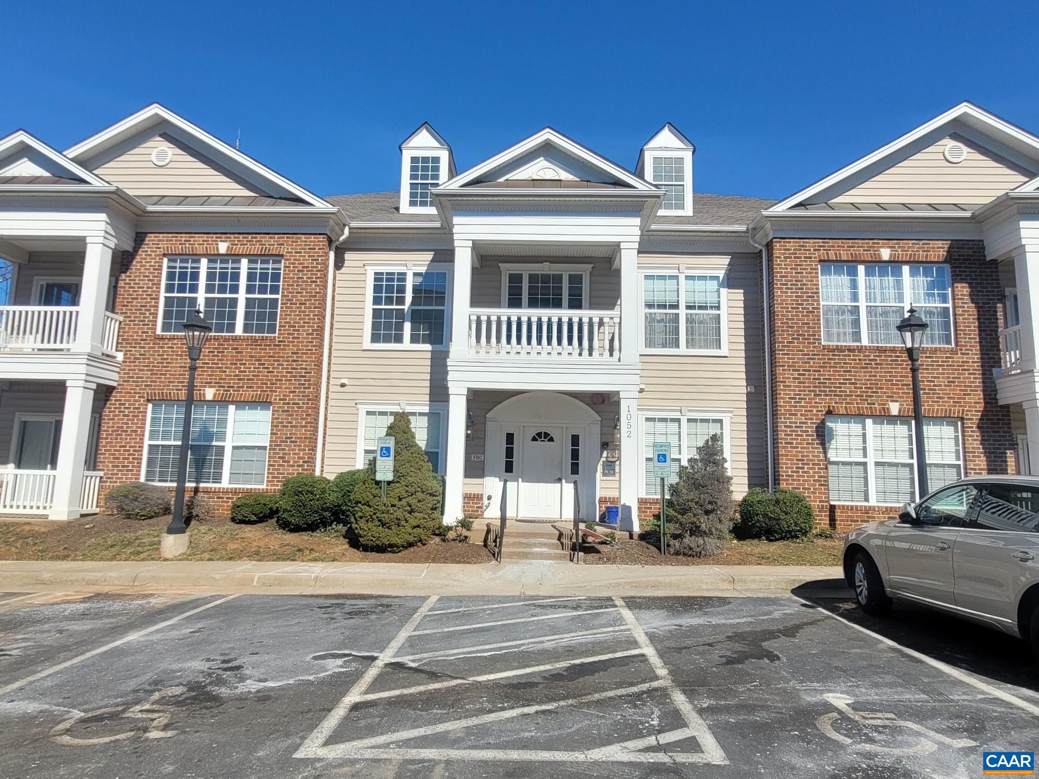 1052 GLENWOOD STATION LN Unit: 104