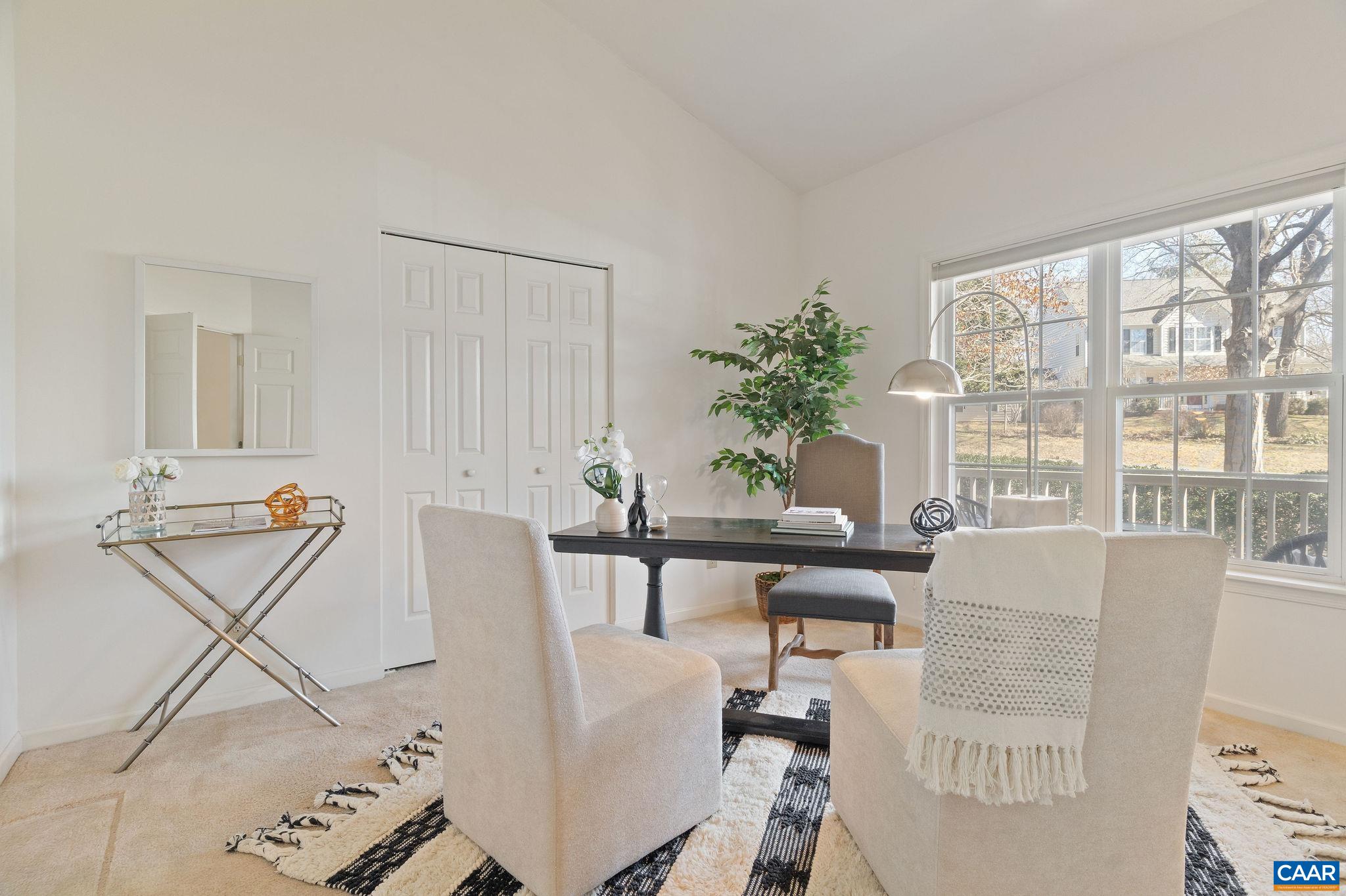 1182 RIVER OAKS LN
