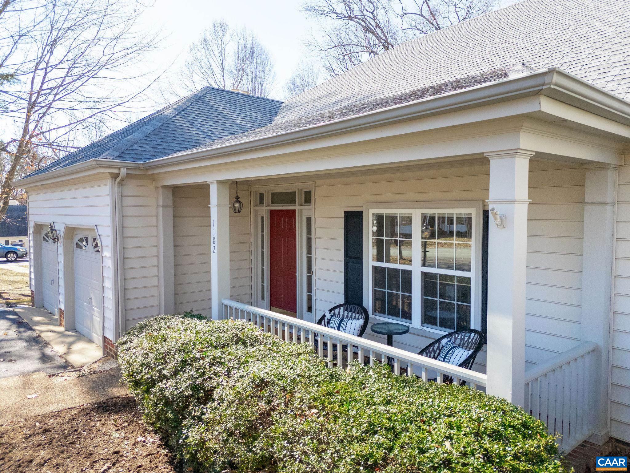 1182 RIVER OAKS LN