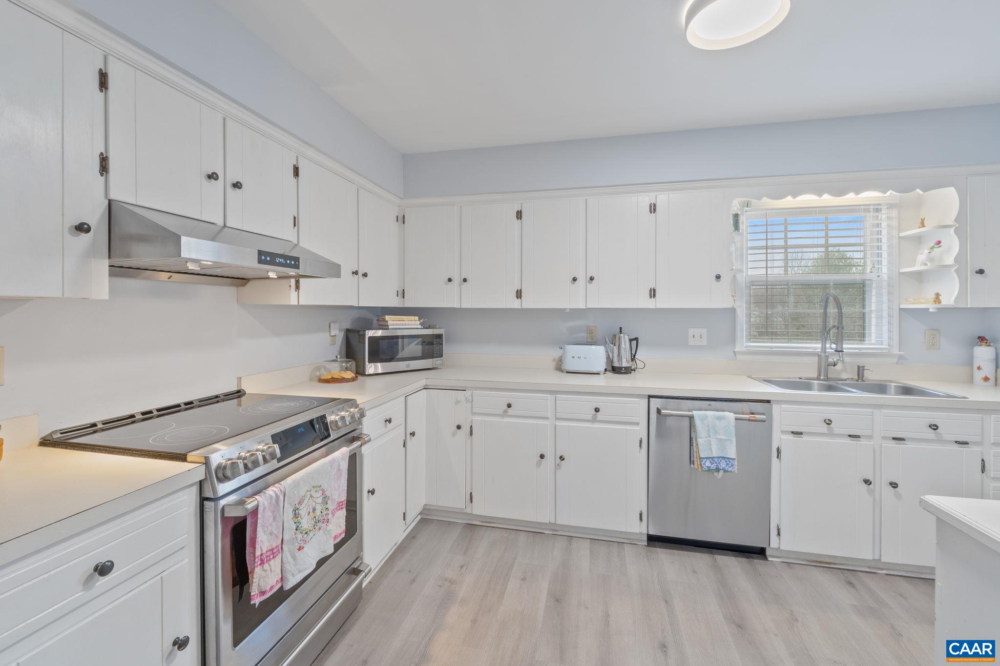 1087 TOWNE LN