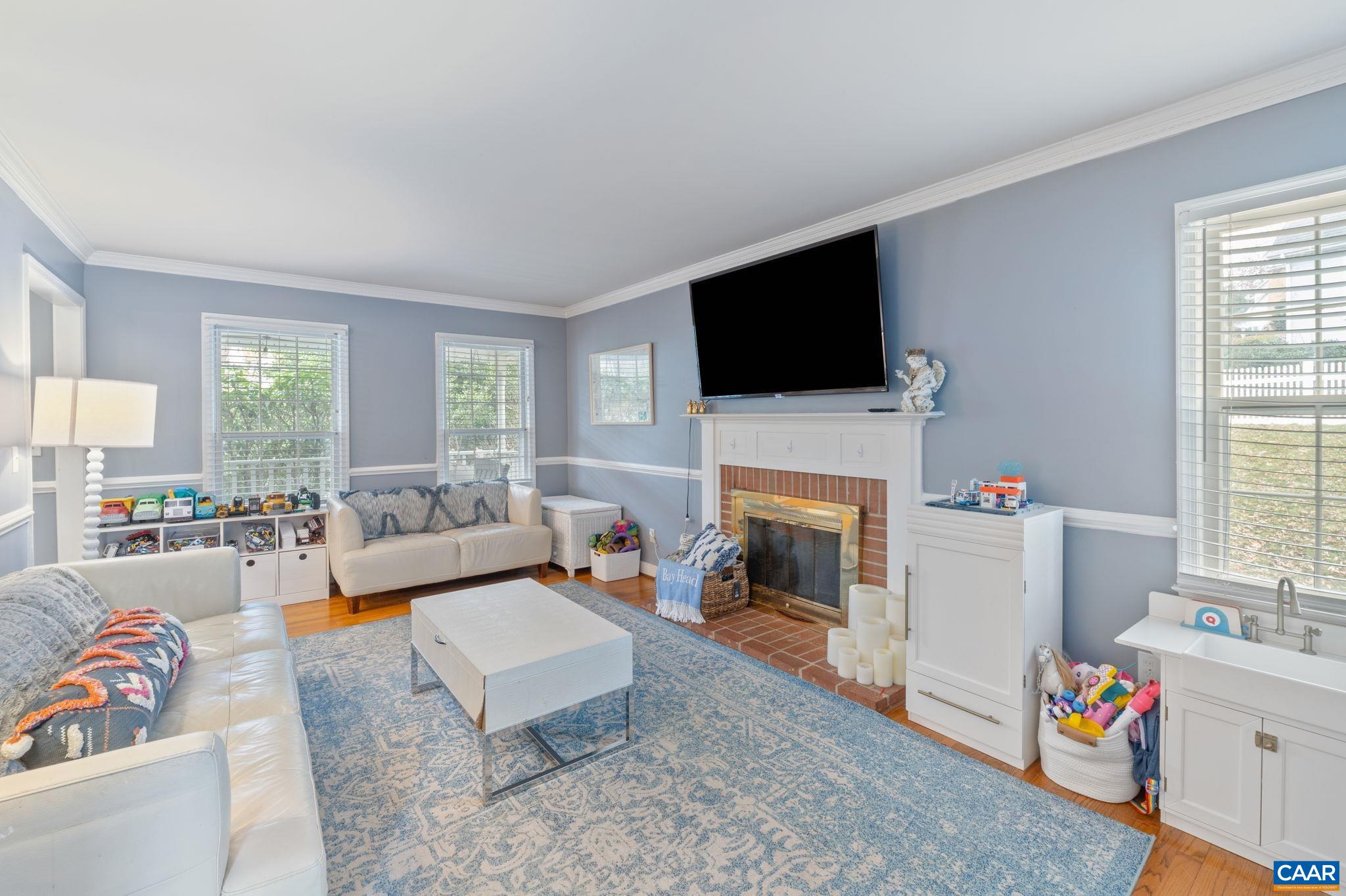 1087 TOWNE LN