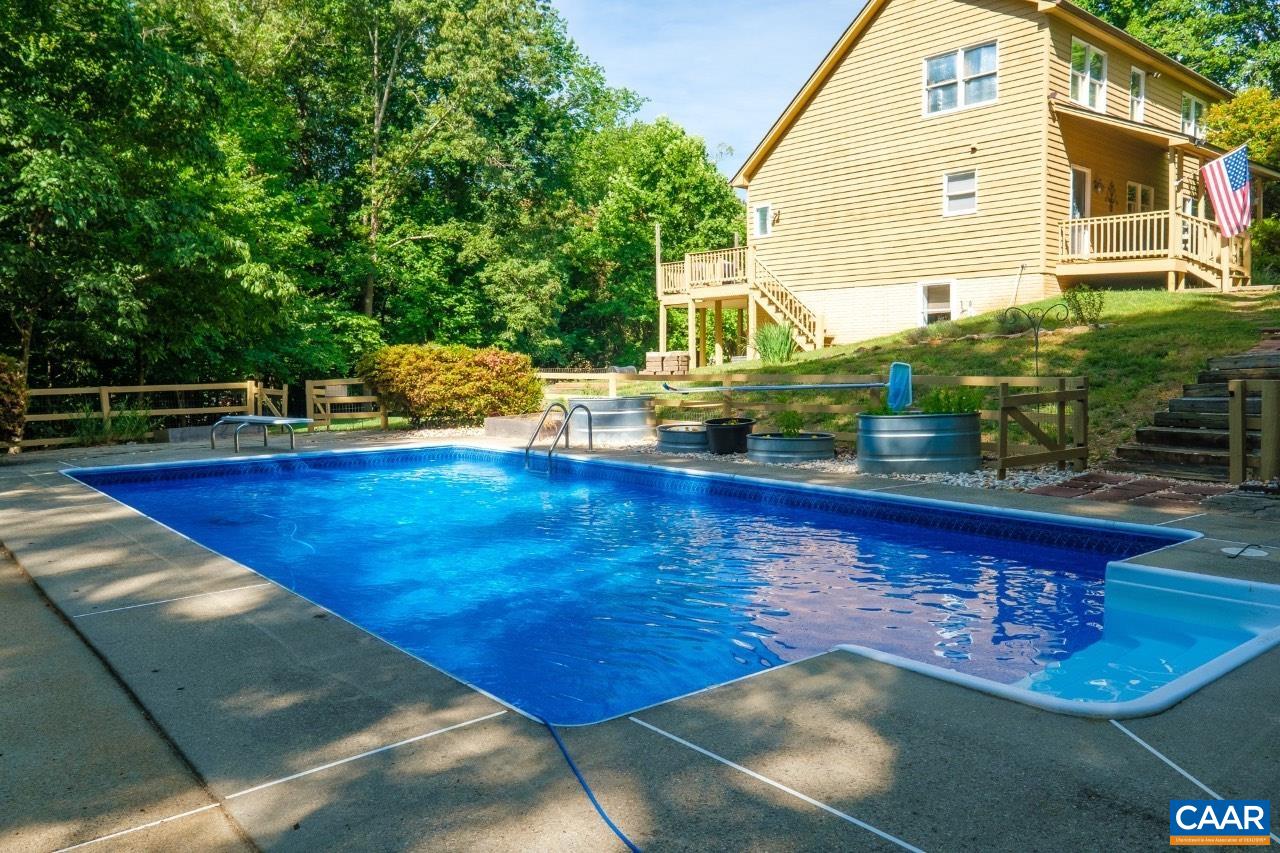 187 PINE NEEDLES LN