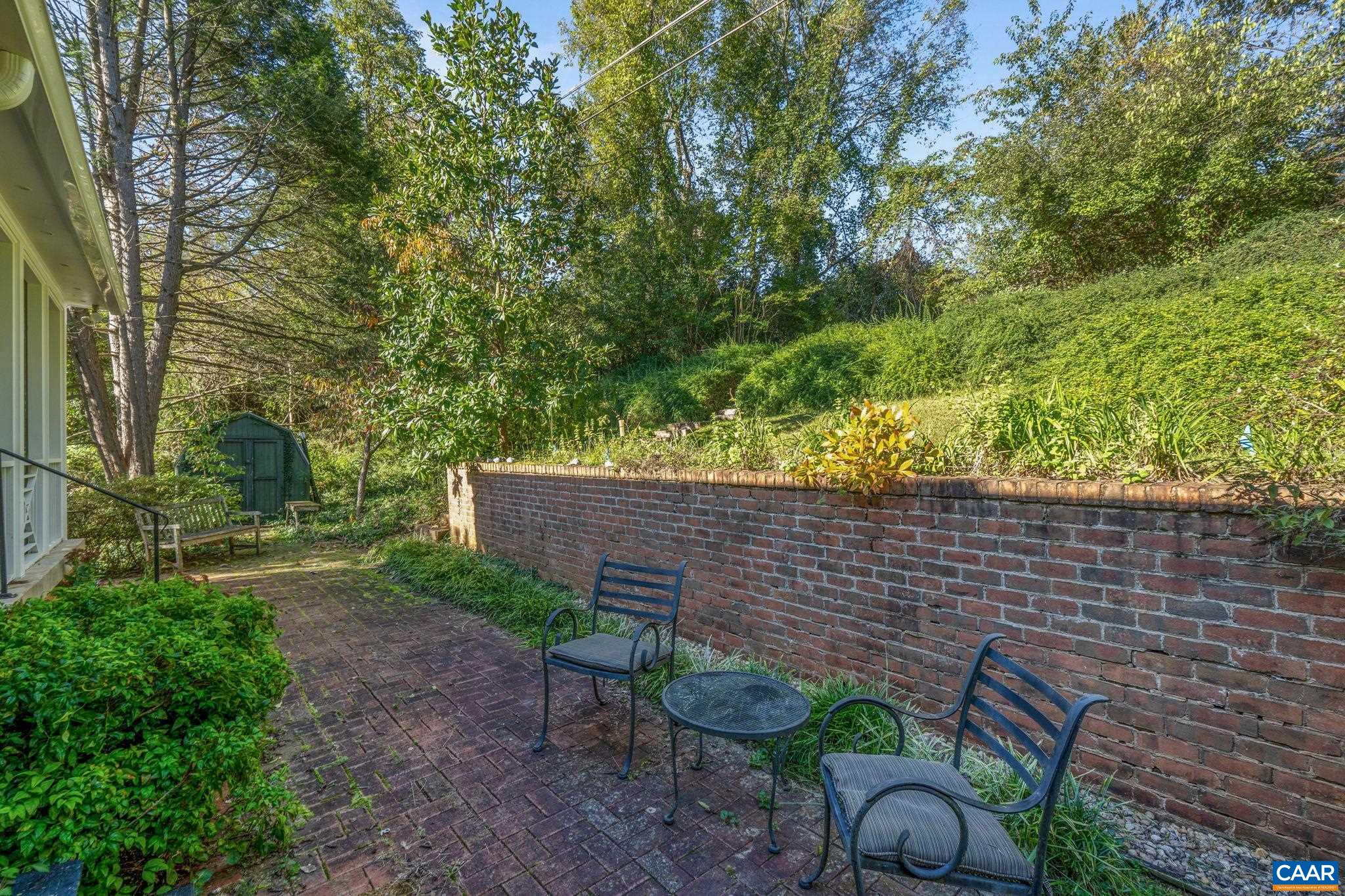 42 CANTERBURY RD