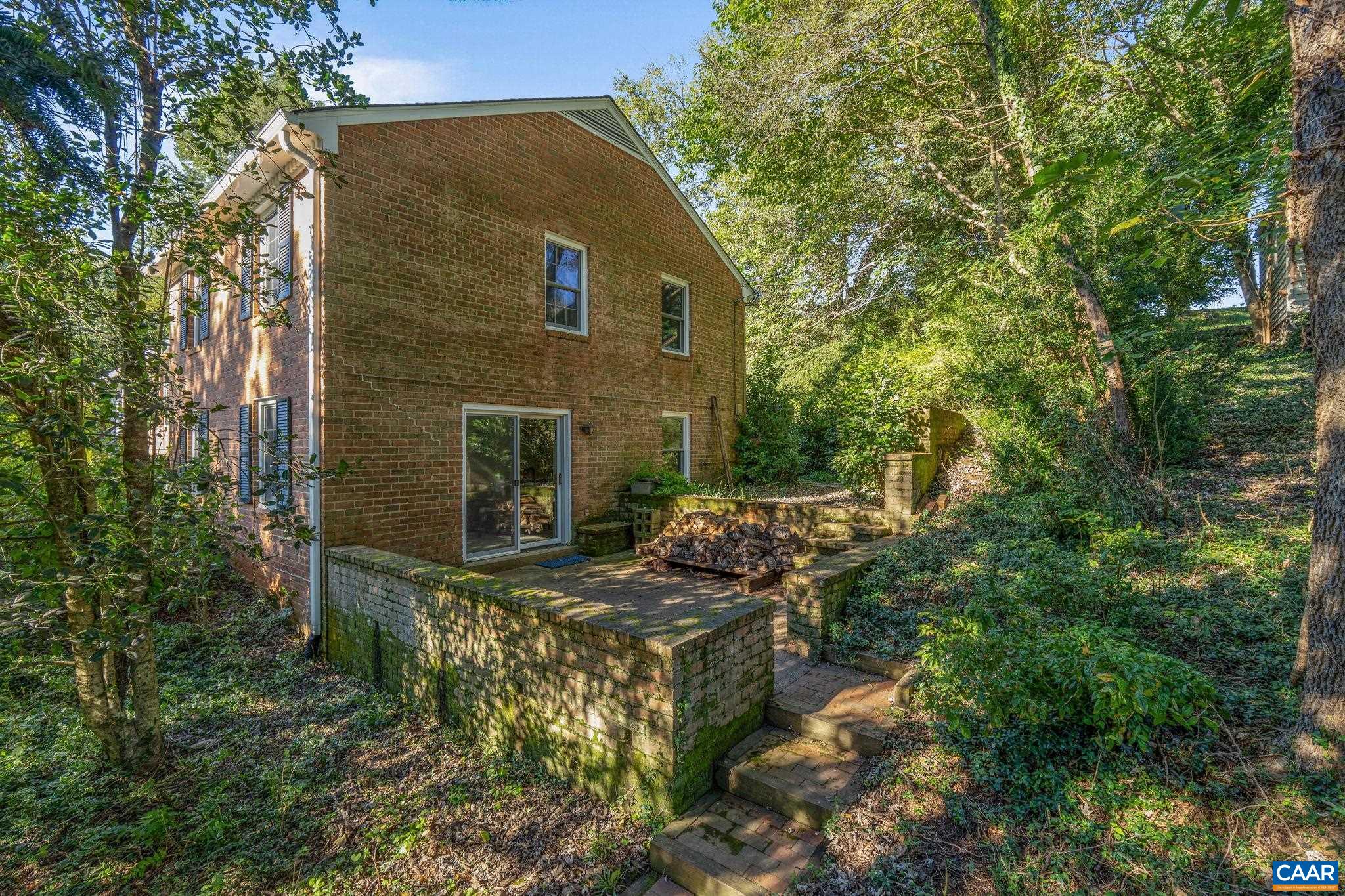 42 CANTERBURY RD