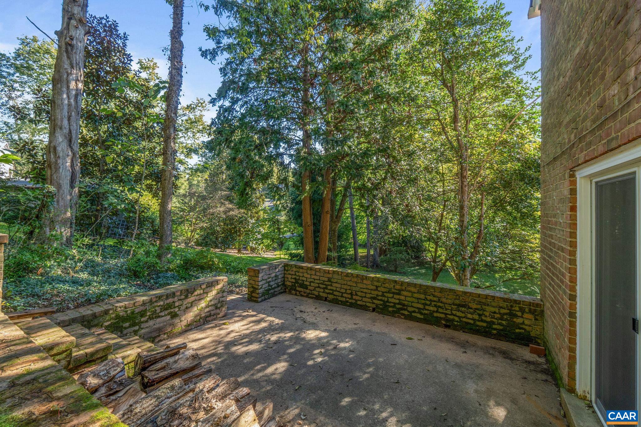 42 CANTERBURY RD