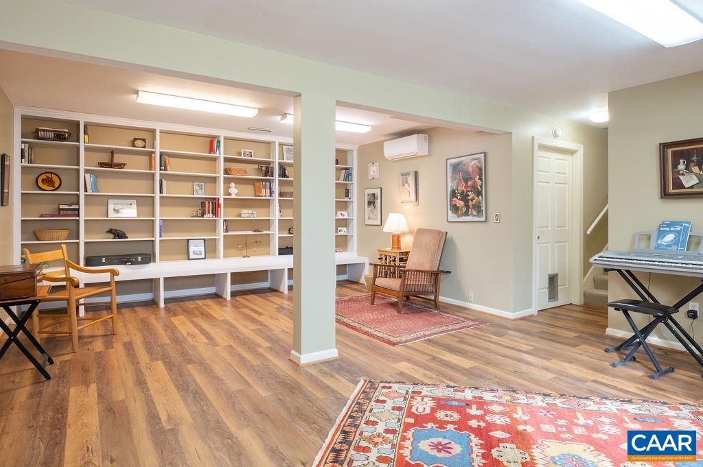 42 CANTERBURY RD