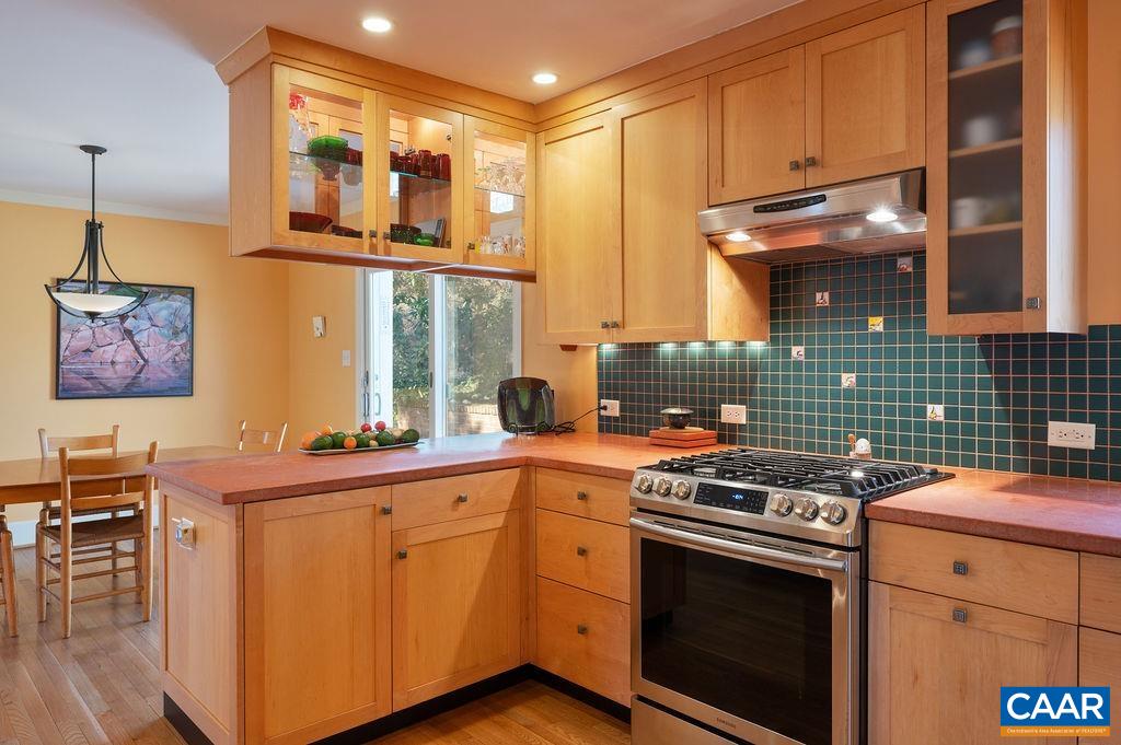 42 CANTERBURY RD