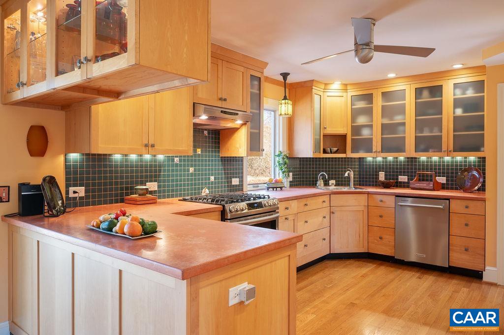 42 CANTERBURY RD
