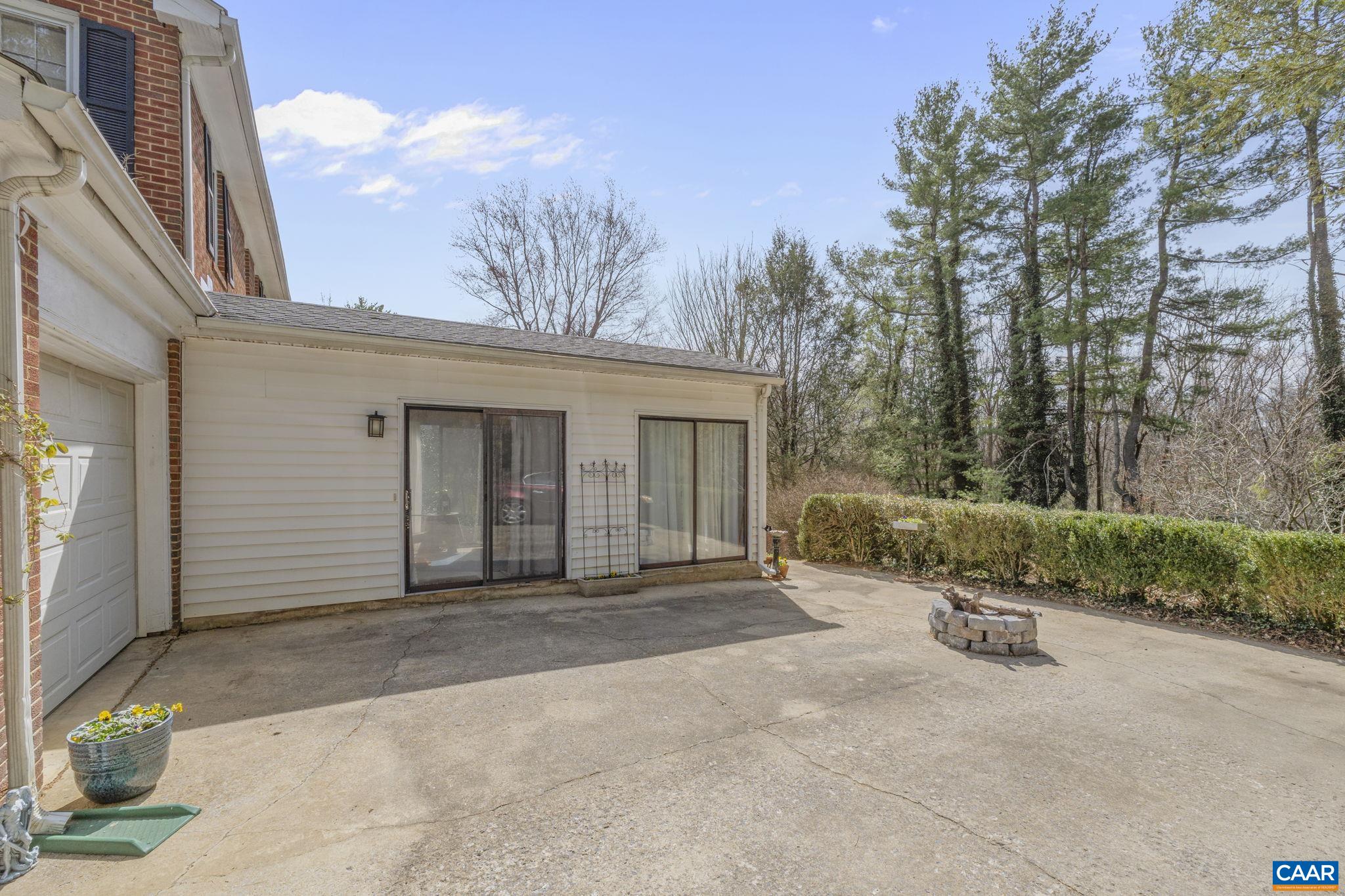 1400 CHATHAM RD