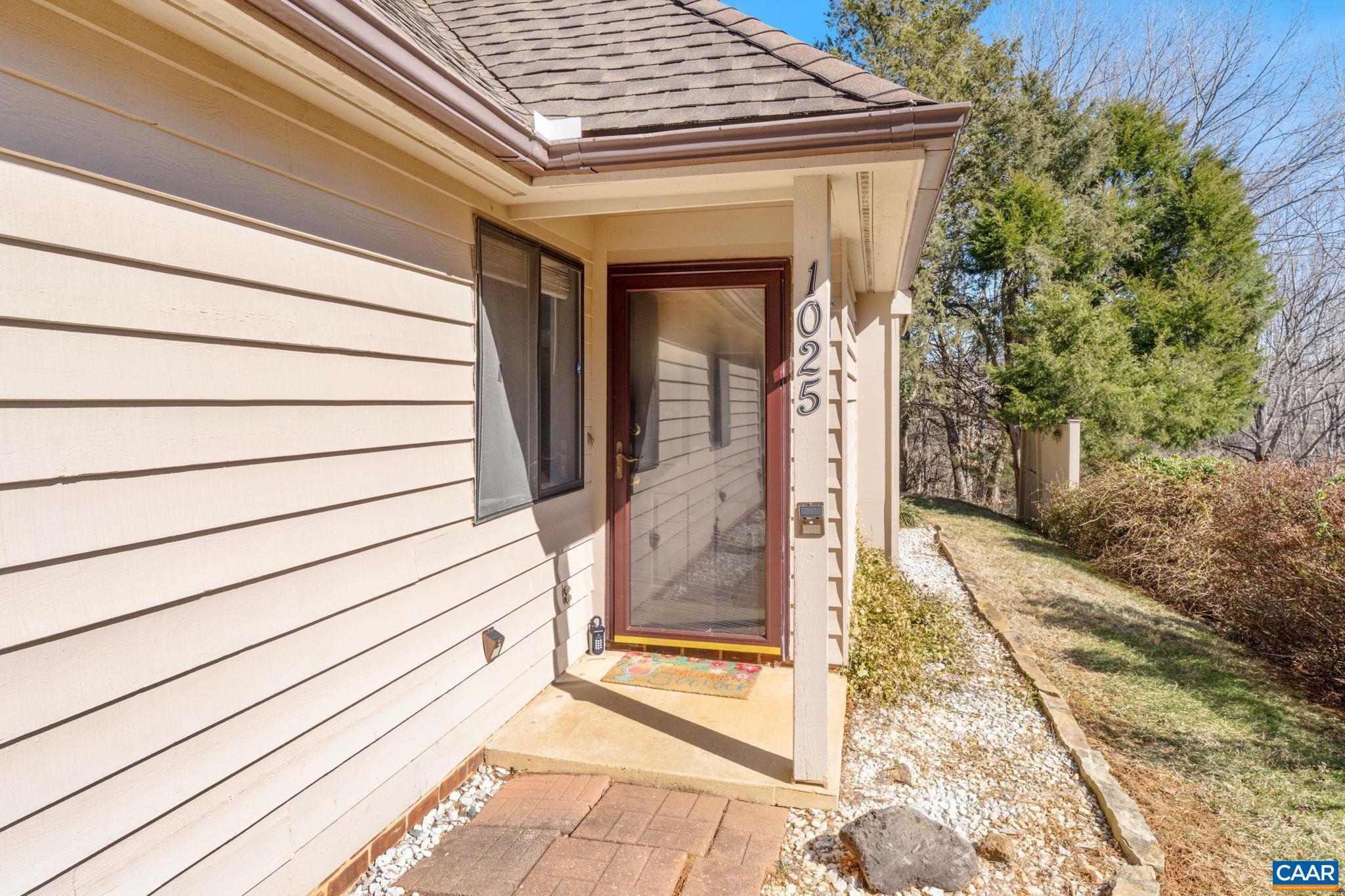 1025 HIGHLANDS DR