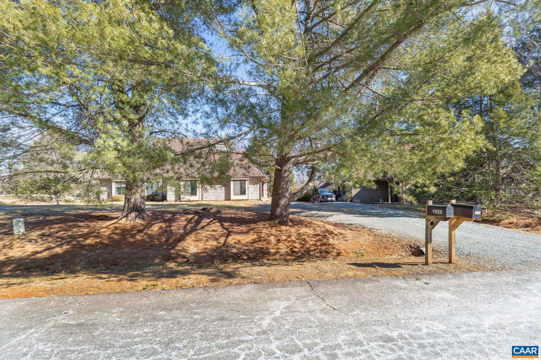 1025 HIGHLANDS DR