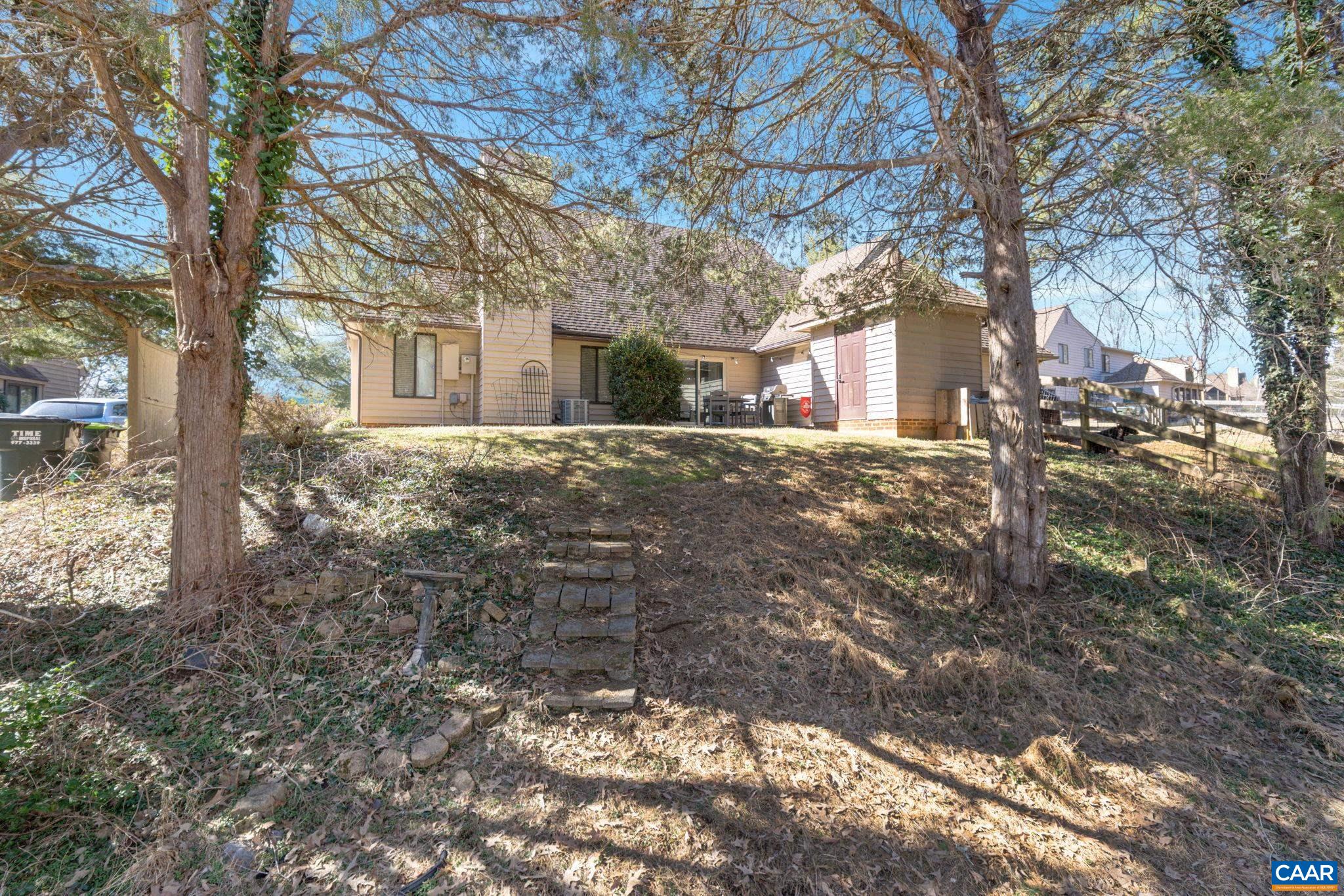 1025 HIGHLANDS DR