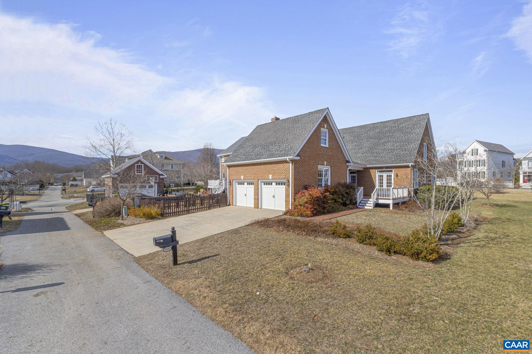 7118 HAMPSTEAD DR