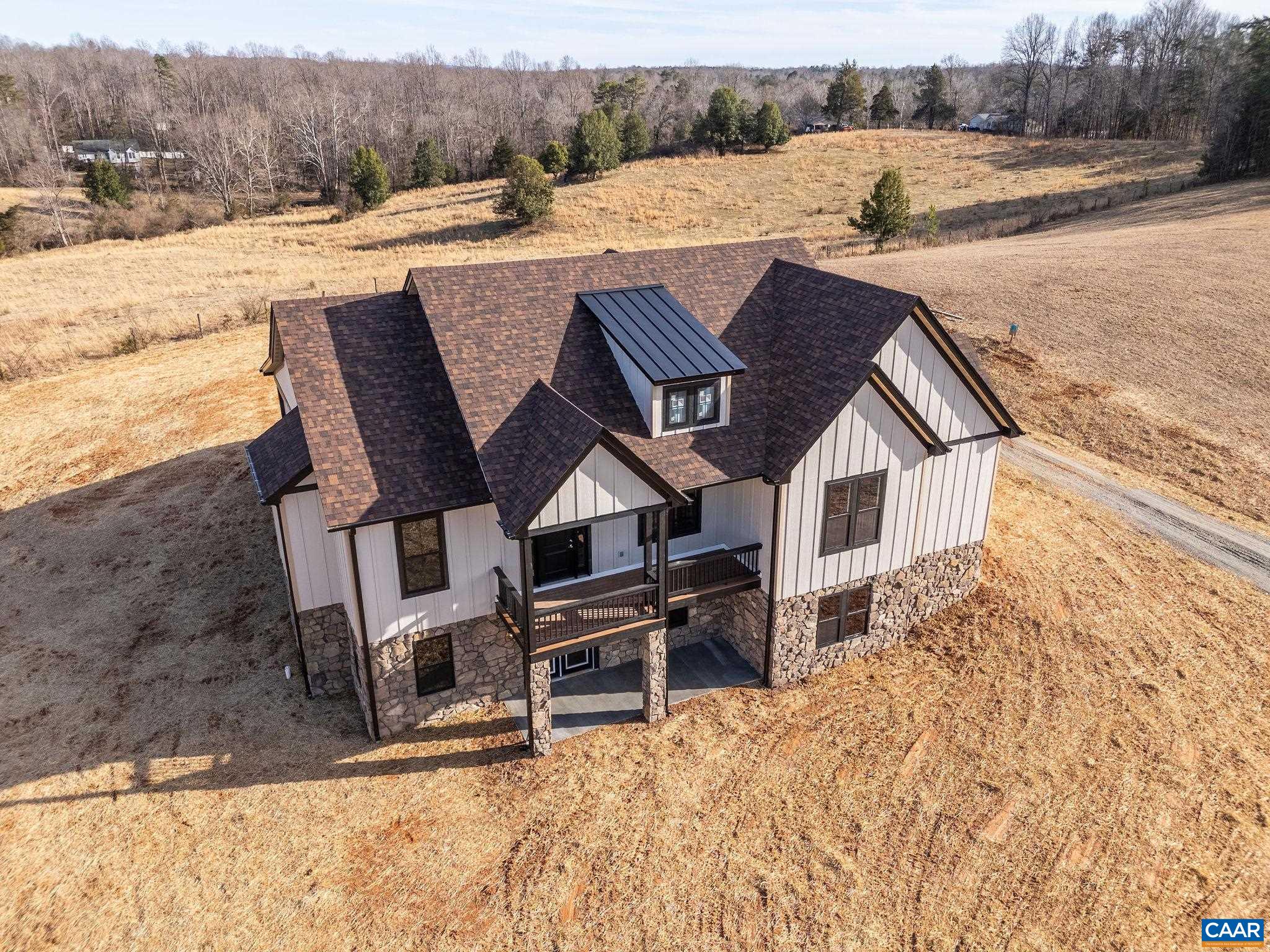 1376 SWIFT RUN RD
