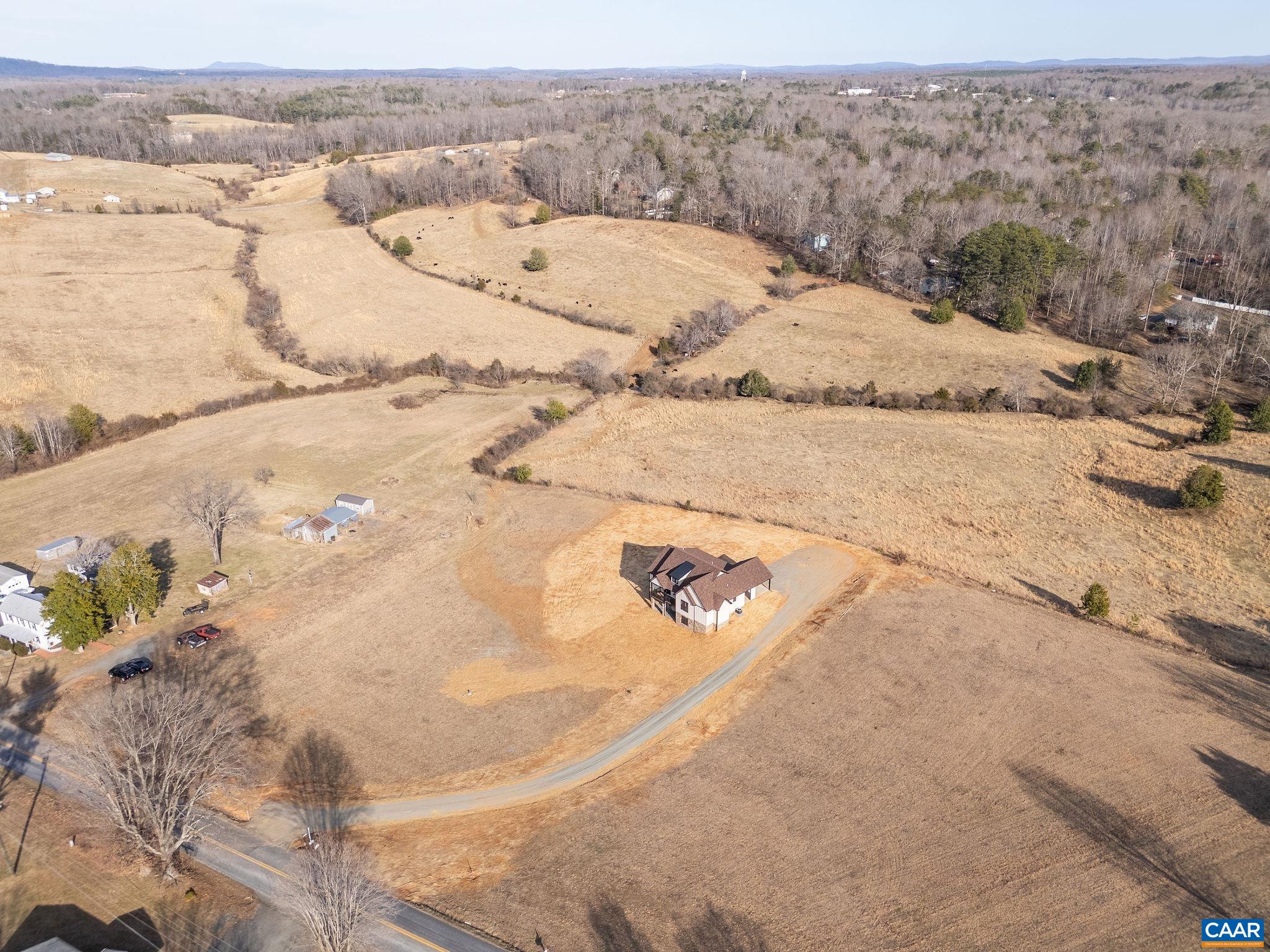 1376 SWIFT RUN RD