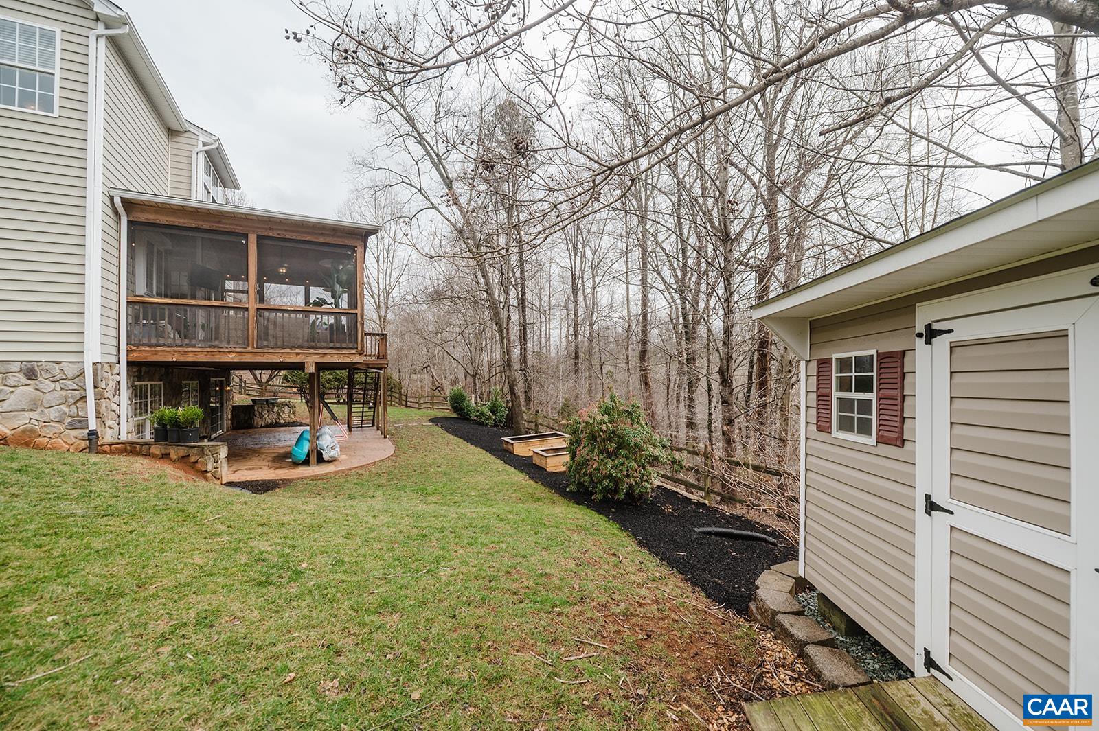 1060 ROLLING MEADOW DR