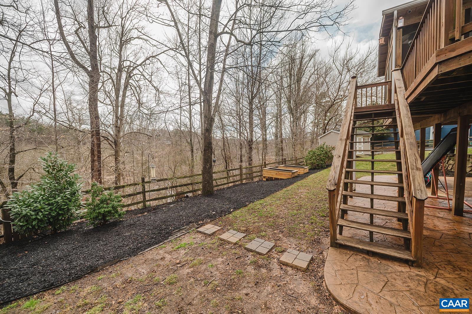 1060 ROLLING MEADOW DR