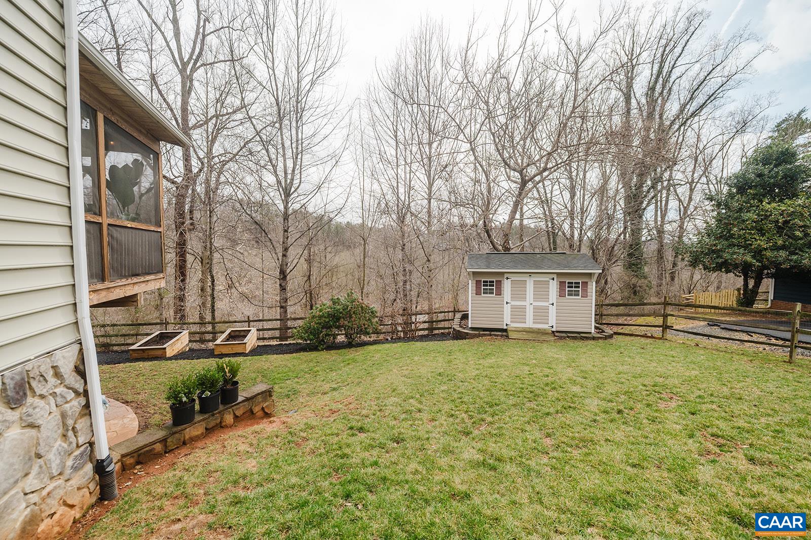 1060 ROLLING MEADOW DR