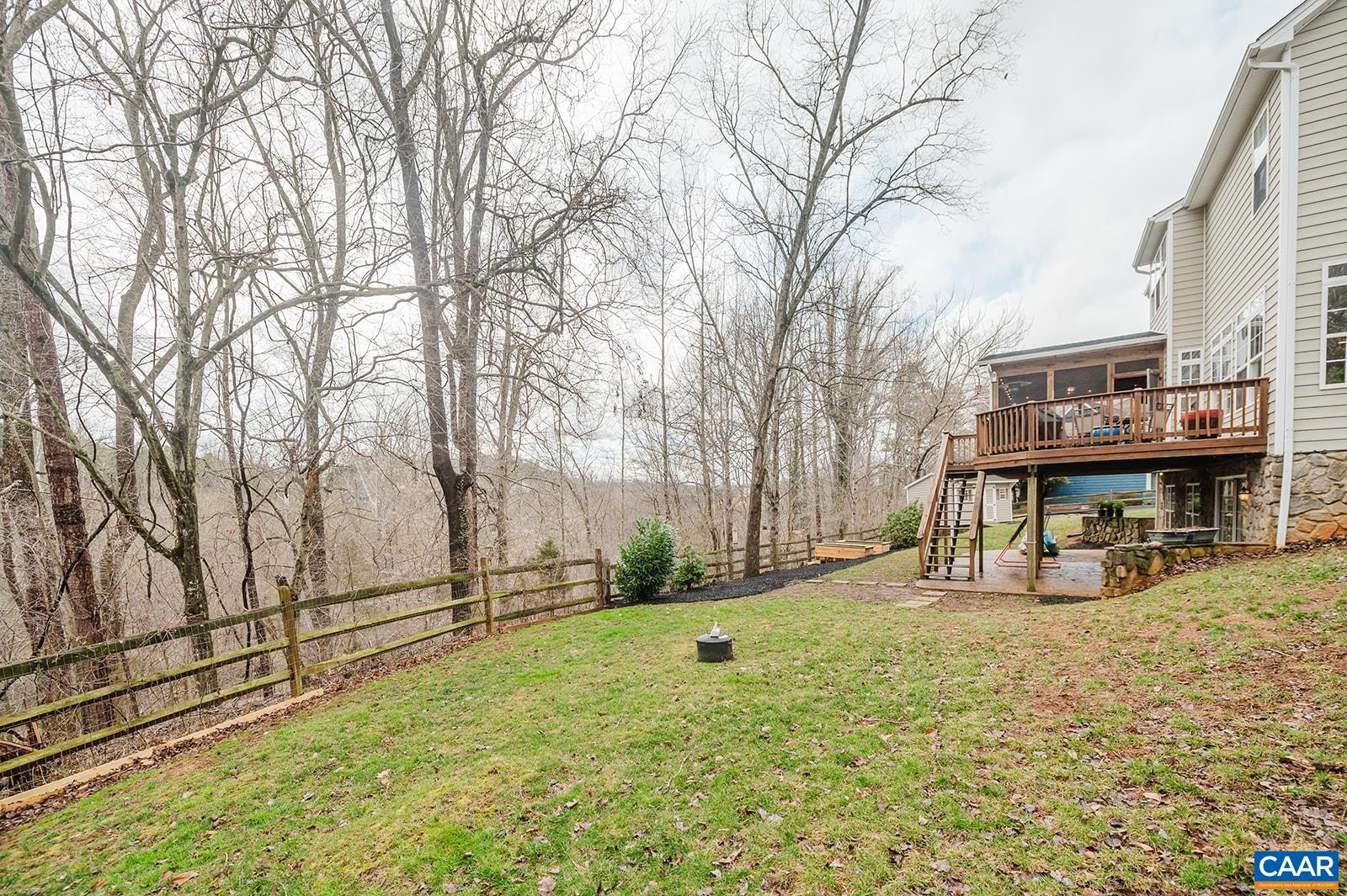 1060 ROLLING MEADOW DR