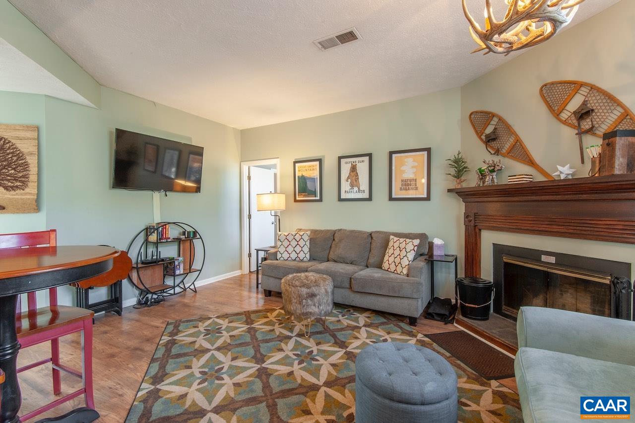 714 LAURELWOOD CONDOS