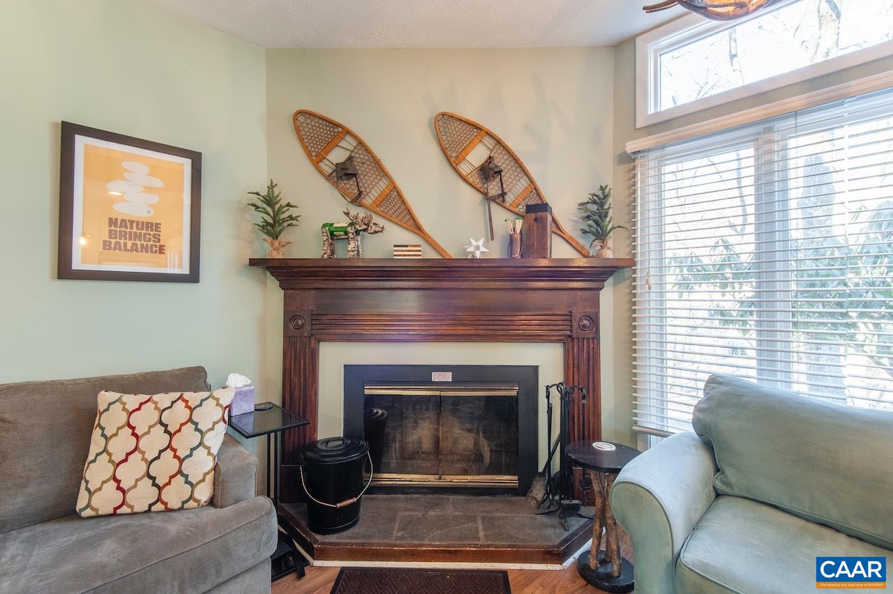 714 LAURELWOOD CONDOS