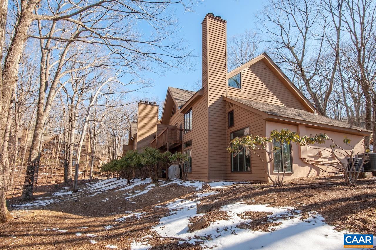 714 LAURELWOOD CONDOS