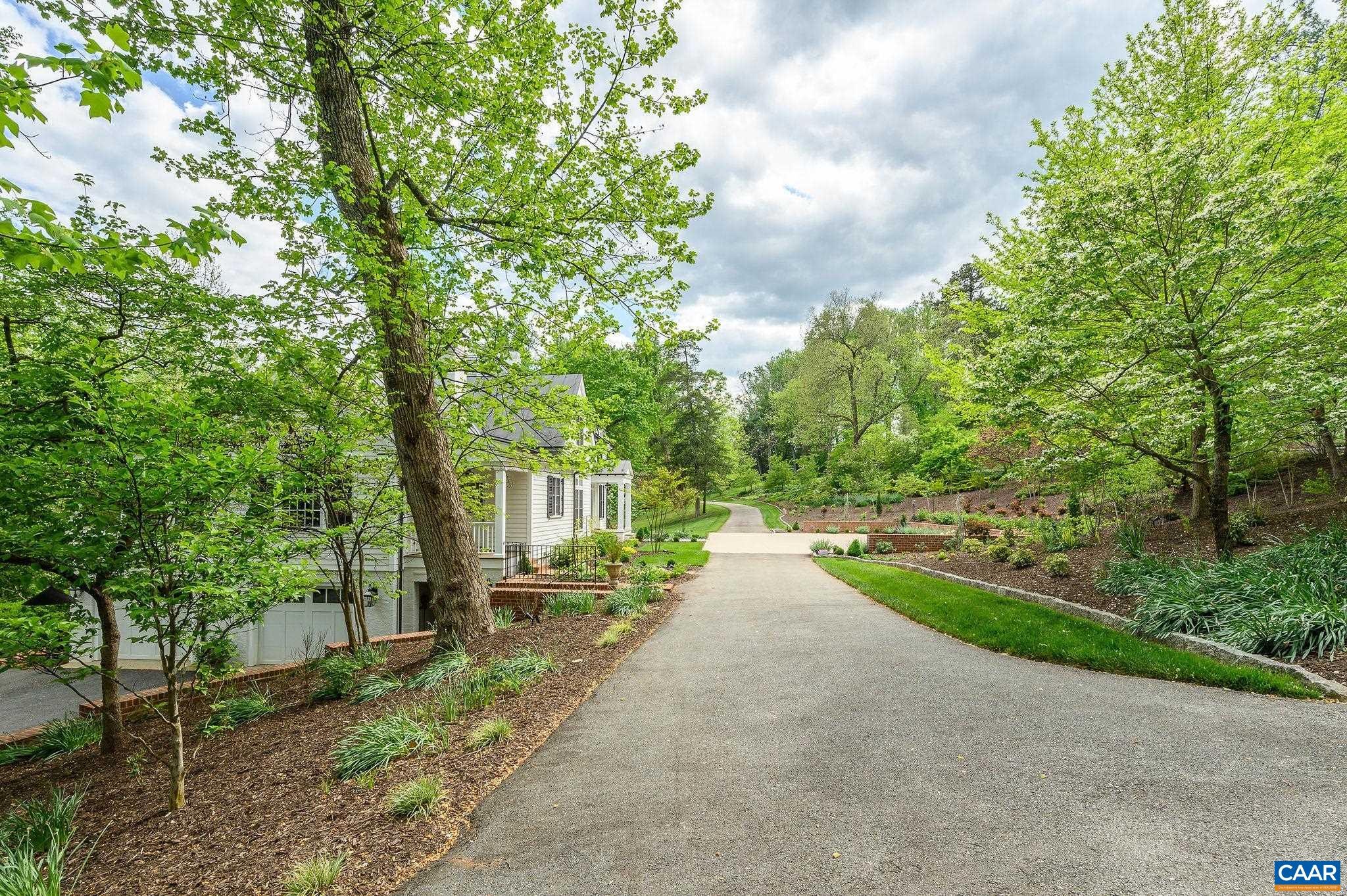 2440 NORTH DOGWOOD LN