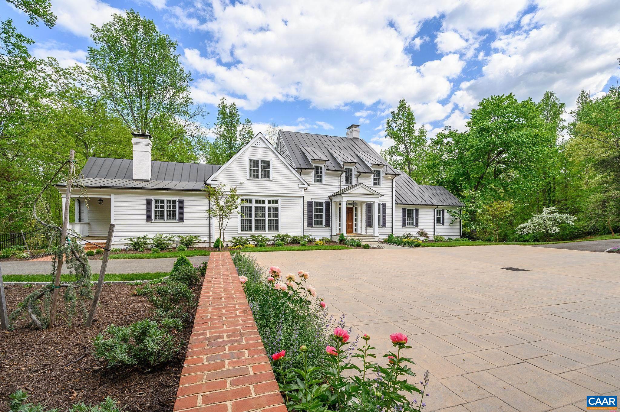 2440 NORTH DOGWOOD LN