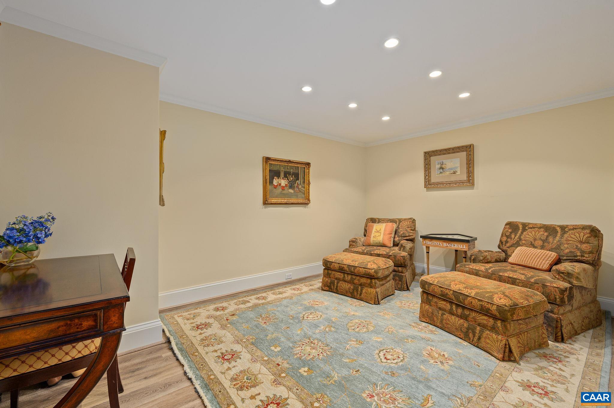 2440 NORTH DOGWOOD LN