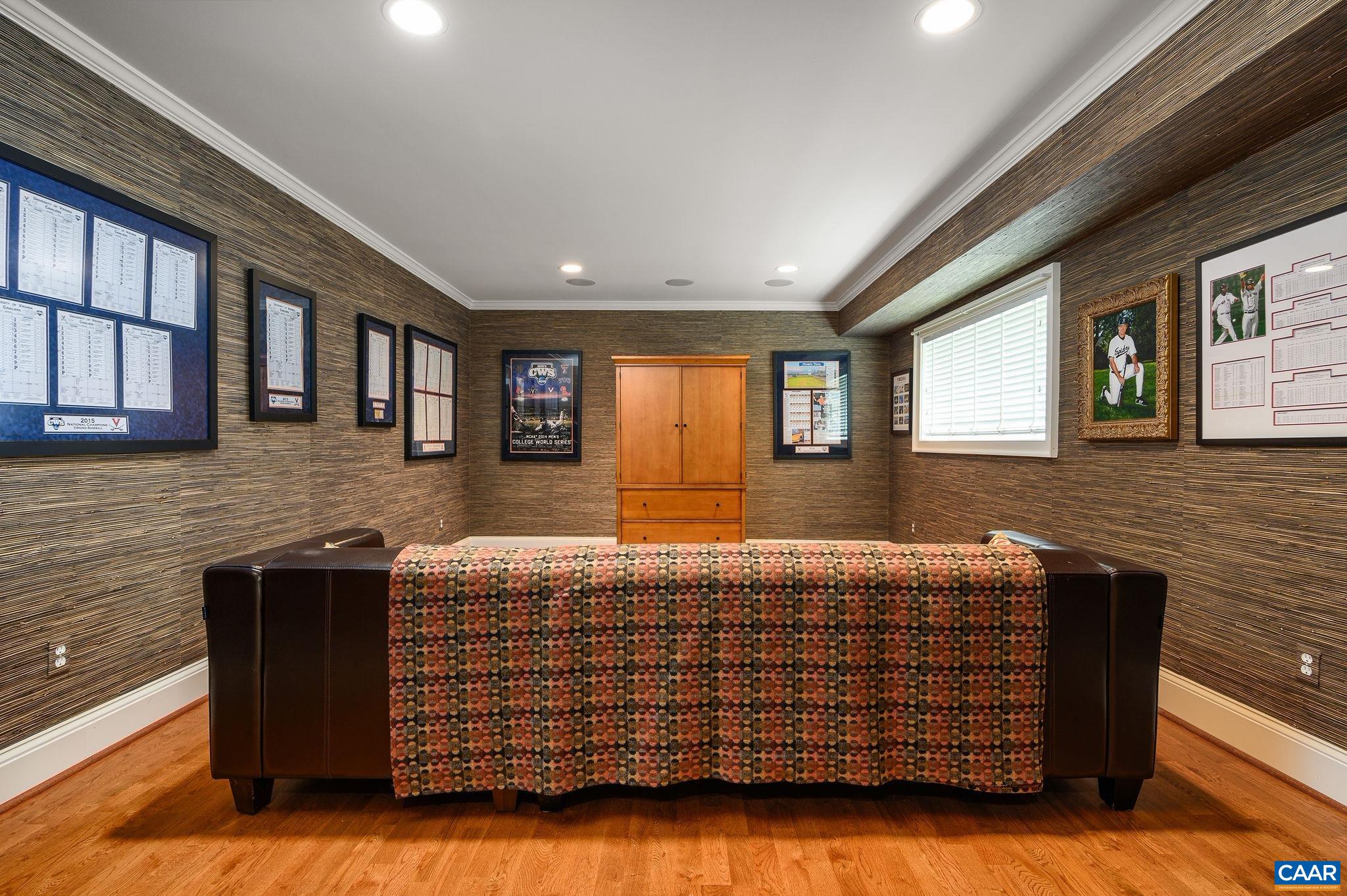 2440 NORTH DOGWOOD LN