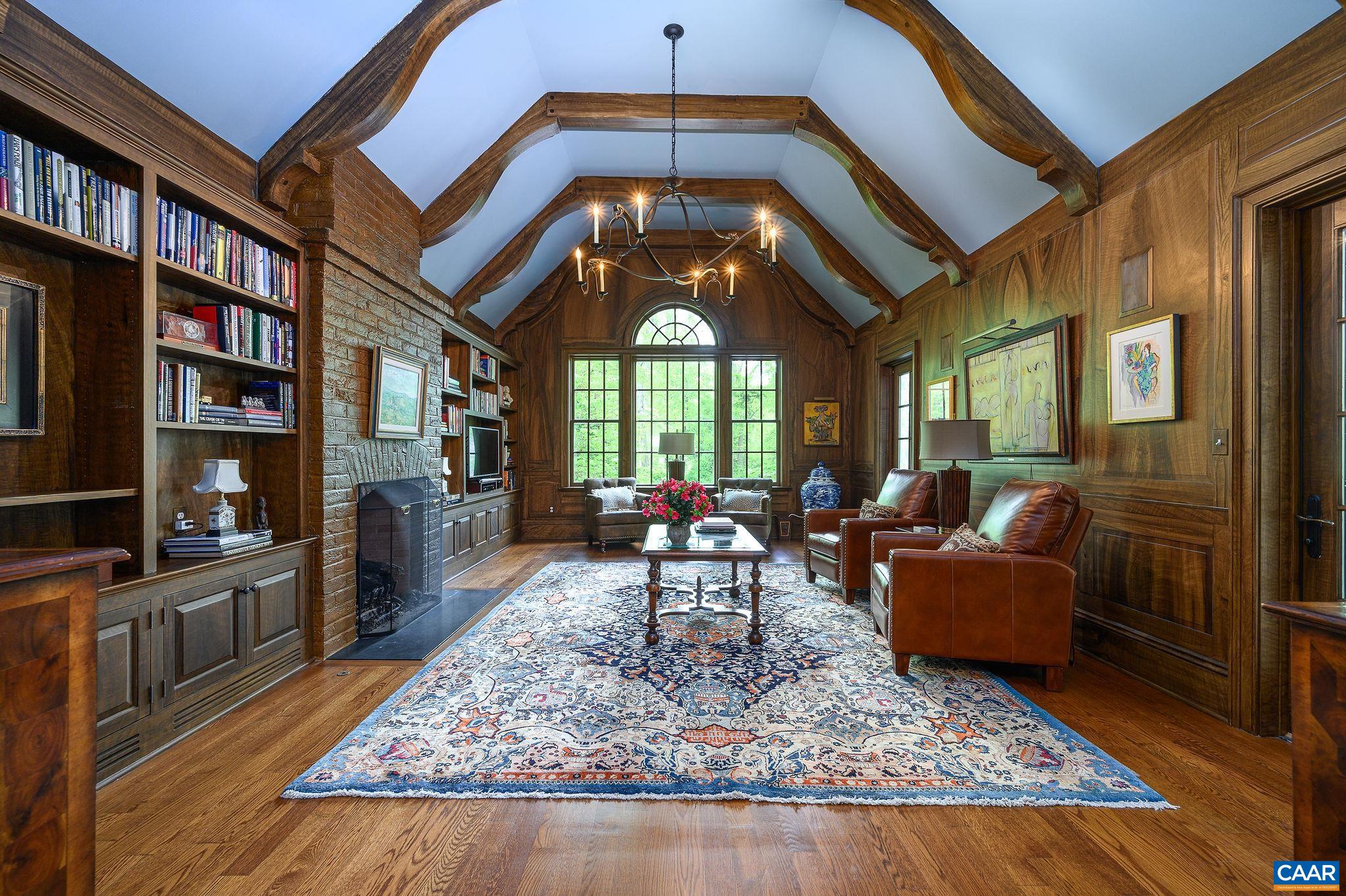 2440 NORTH DOGWOOD LN