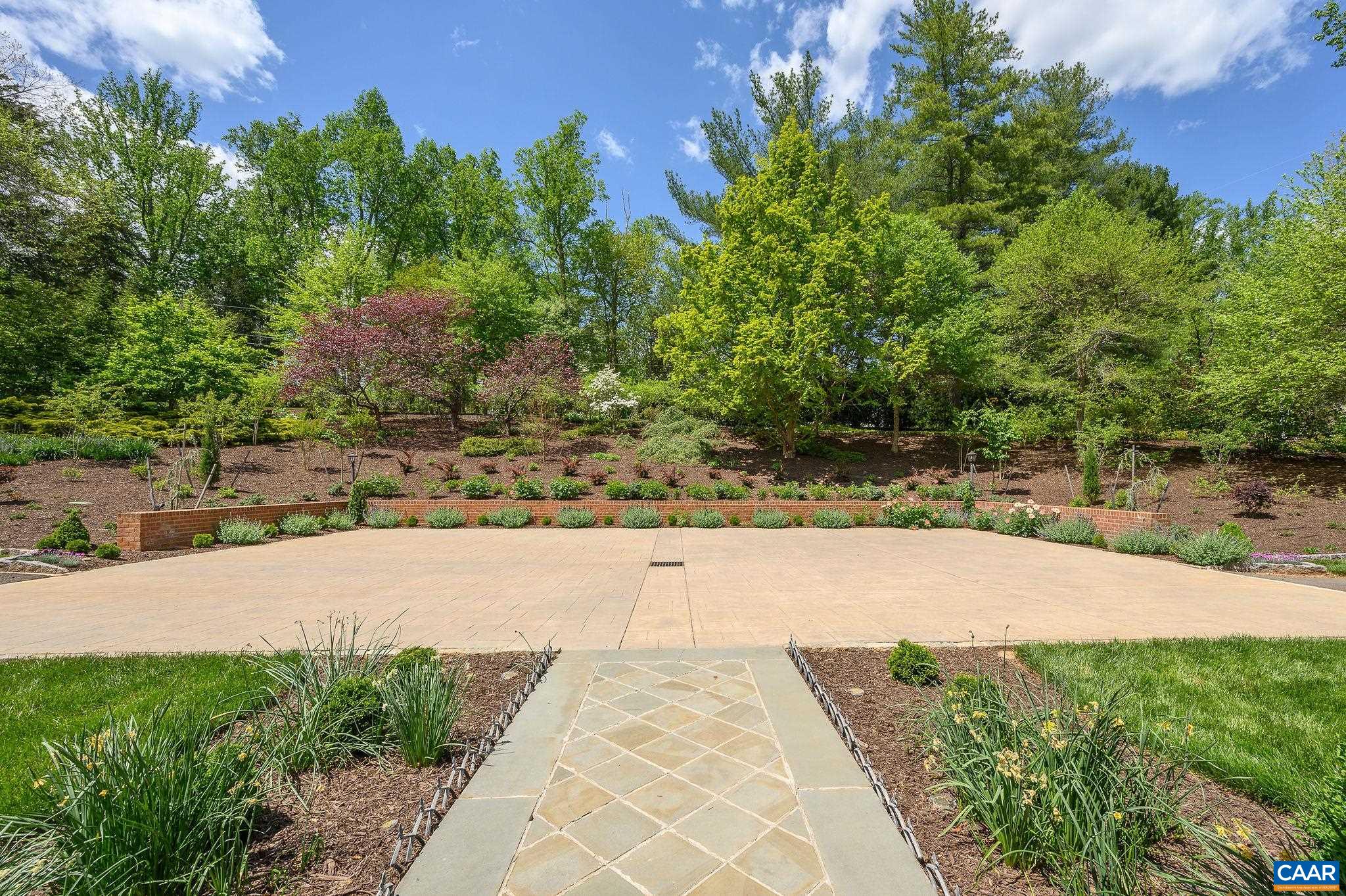 2440 NORTH DOGWOOD LN