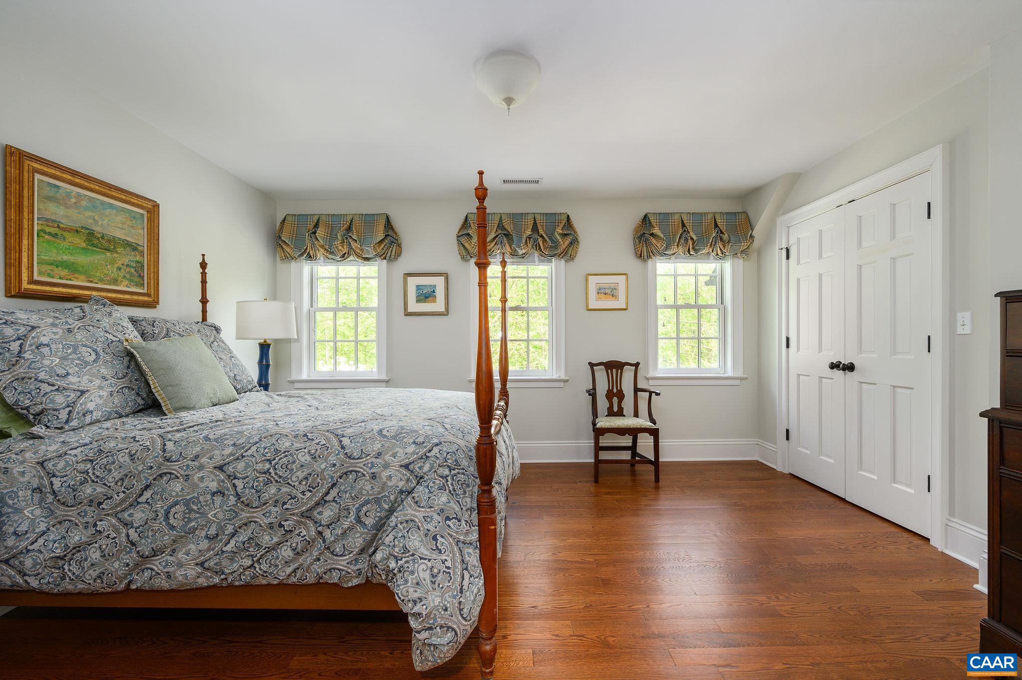 2440 NORTH DOGWOOD LN