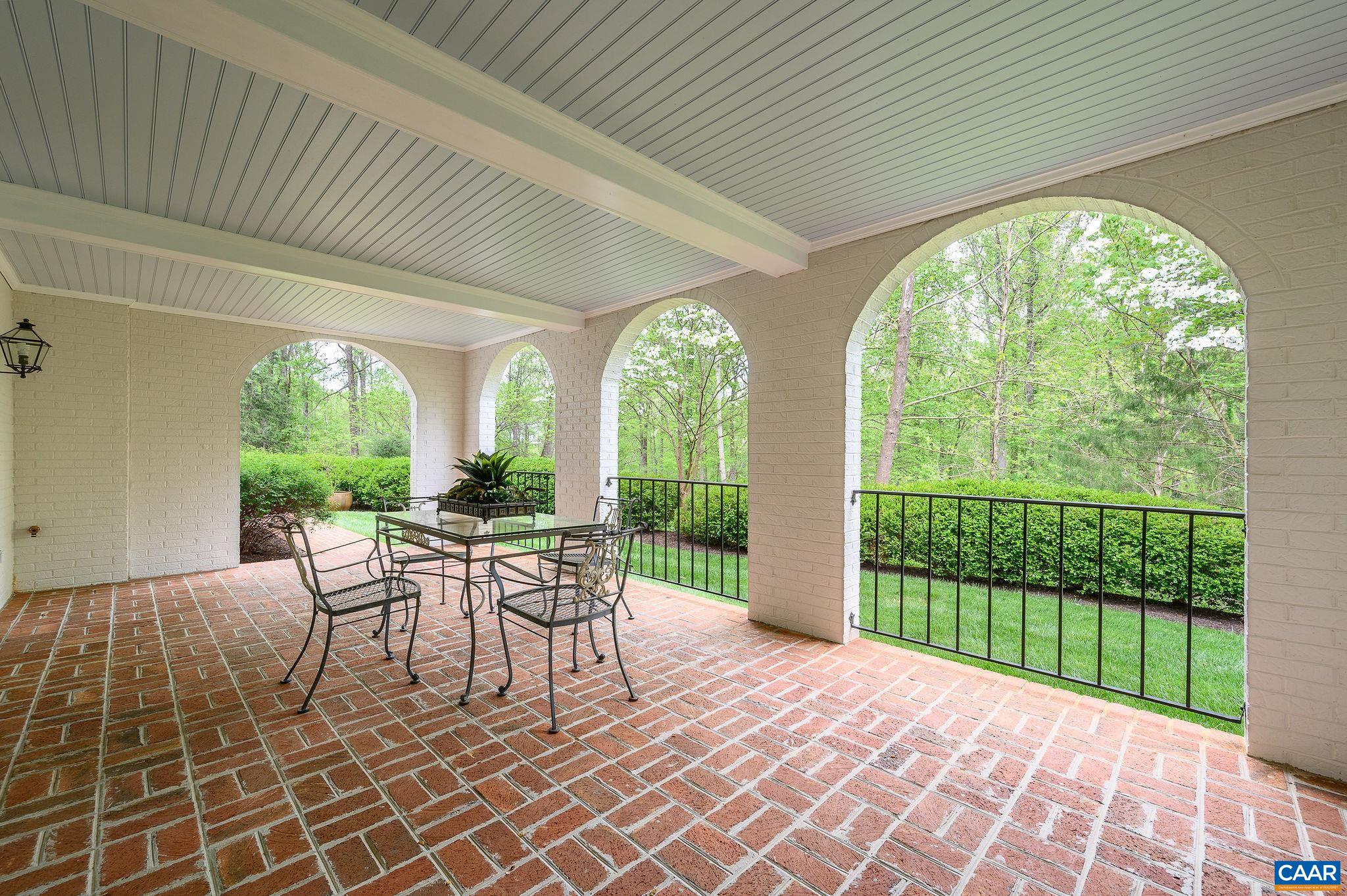 2440 NORTH DOGWOOD LN