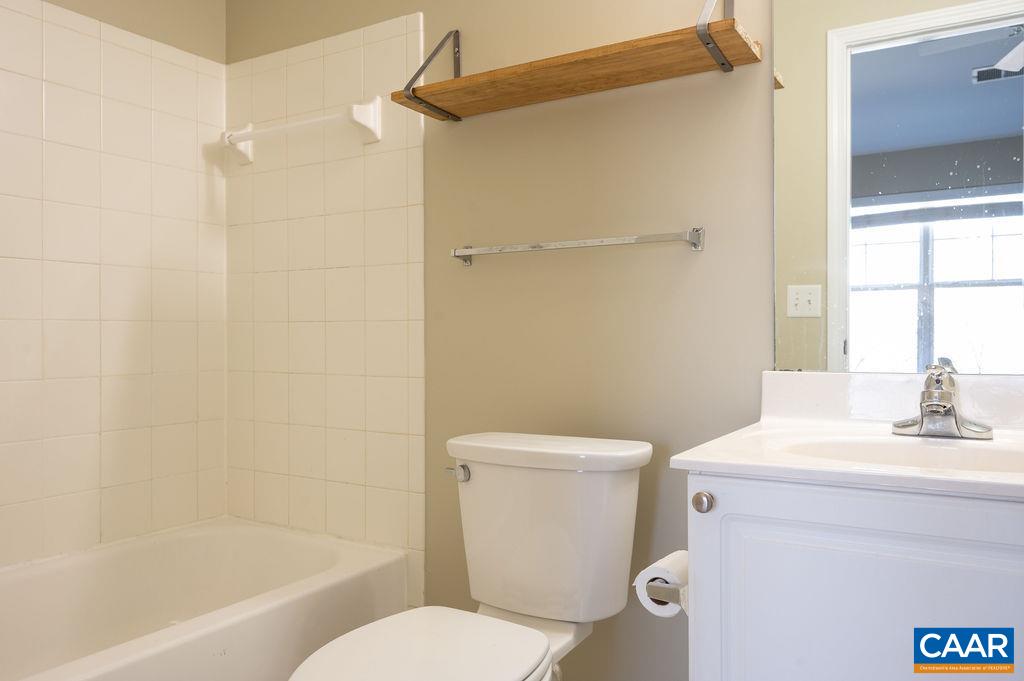 1635 ELMWOOD CT Unit: 202