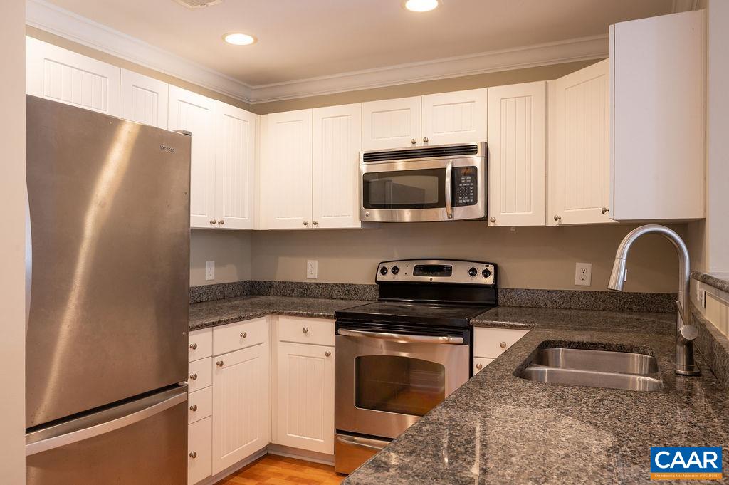1635 ELMWOOD CT Unit: 202
