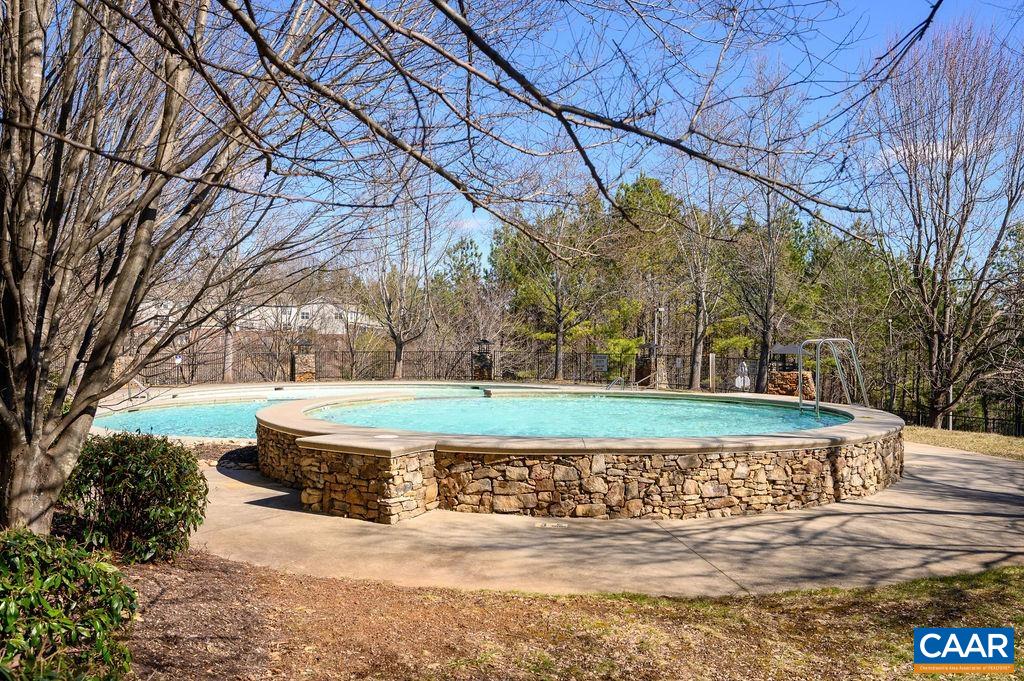 1635 ELMWOOD CT Unit: 202