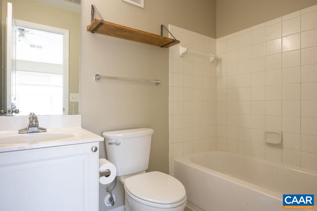 1635 ELMWOOD CT Unit: 202