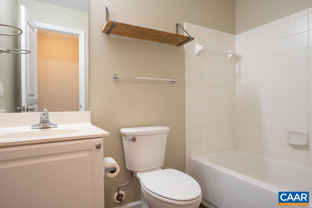 1635 ELMWOOD CT Unit: 202