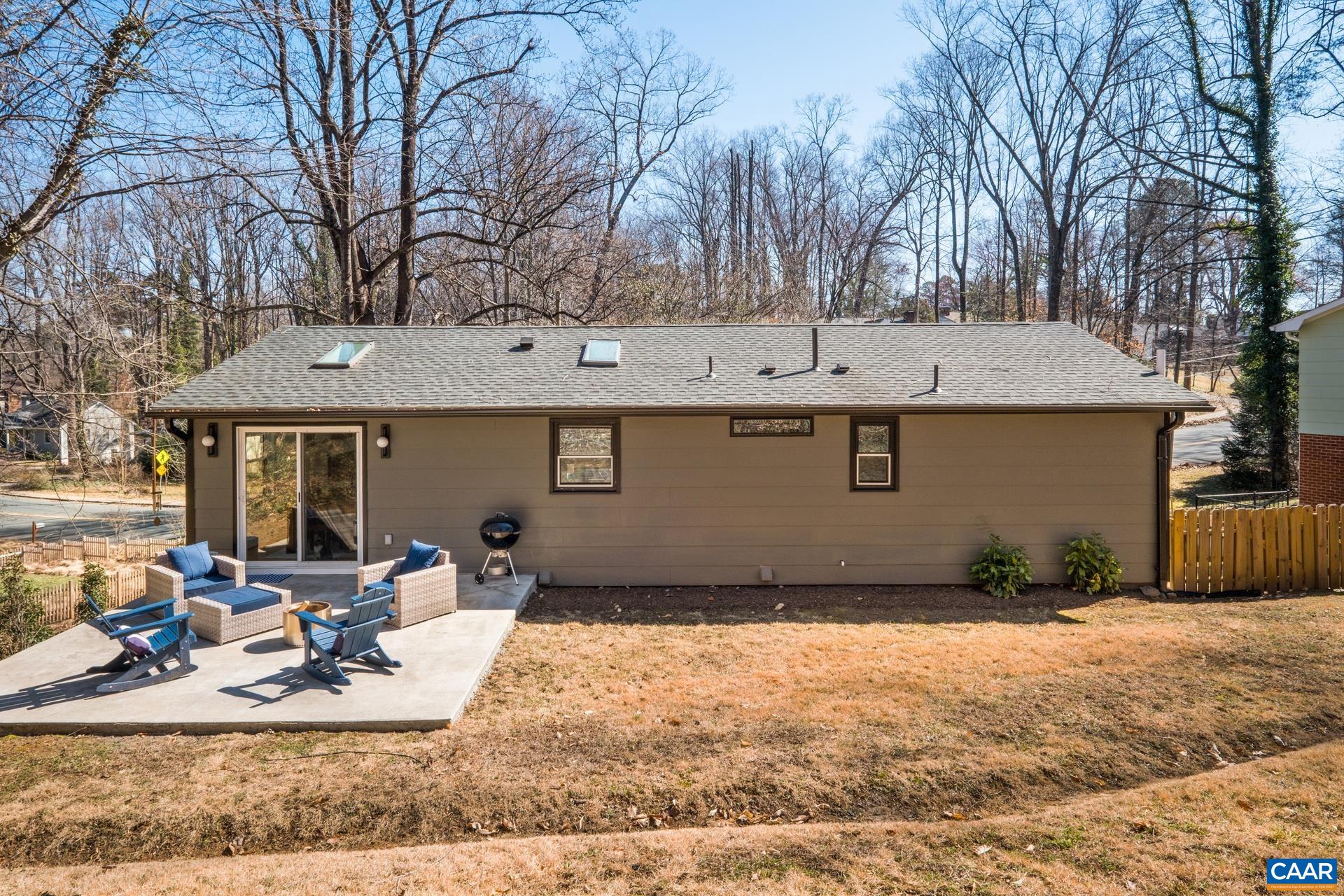 1315 ROSE HILL DR