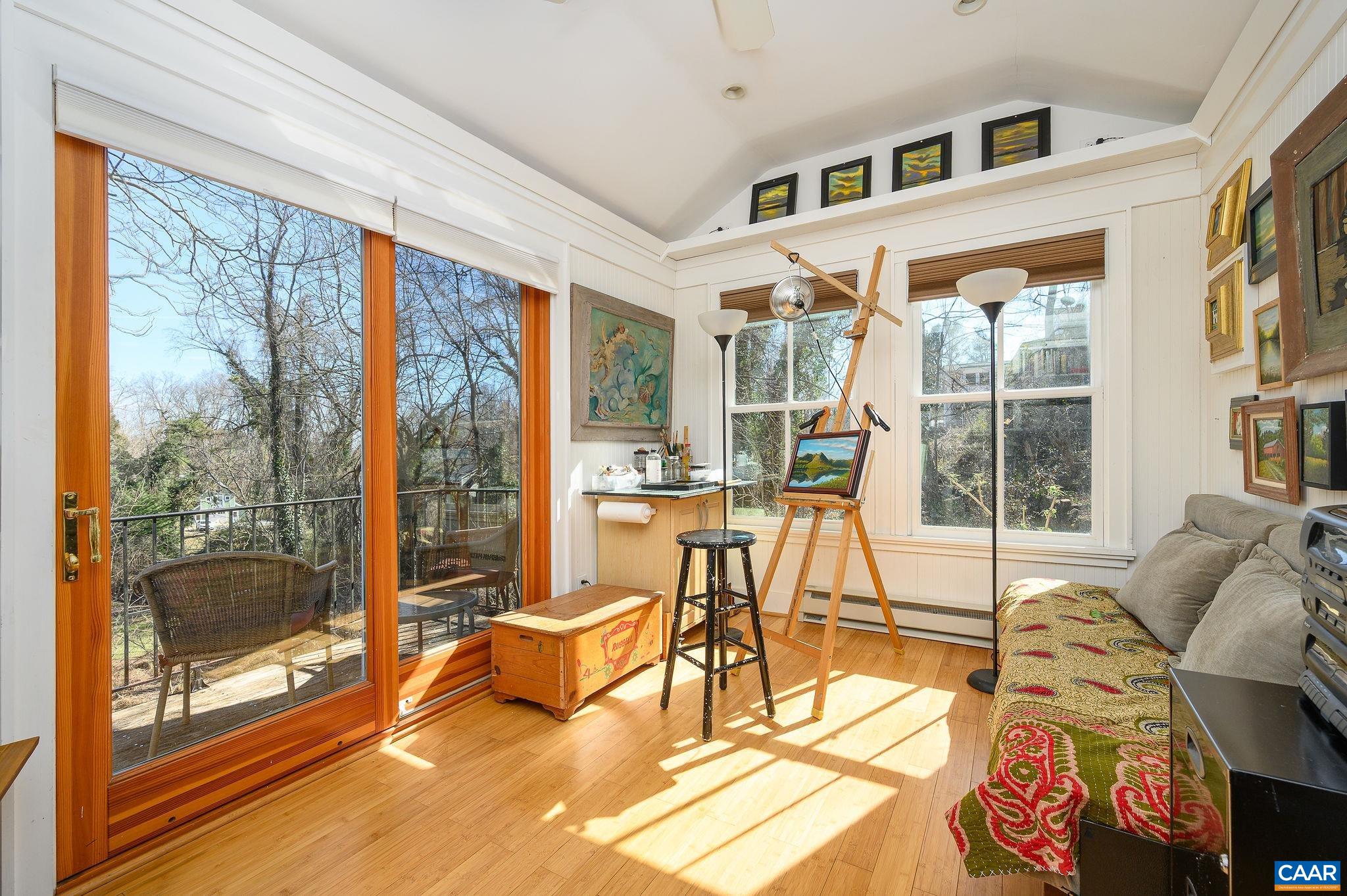 1004 RUGBY RD