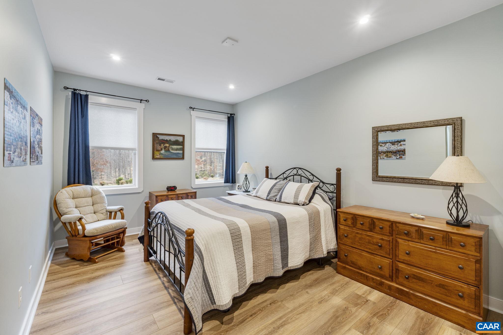 100 PINE SHADOW CT